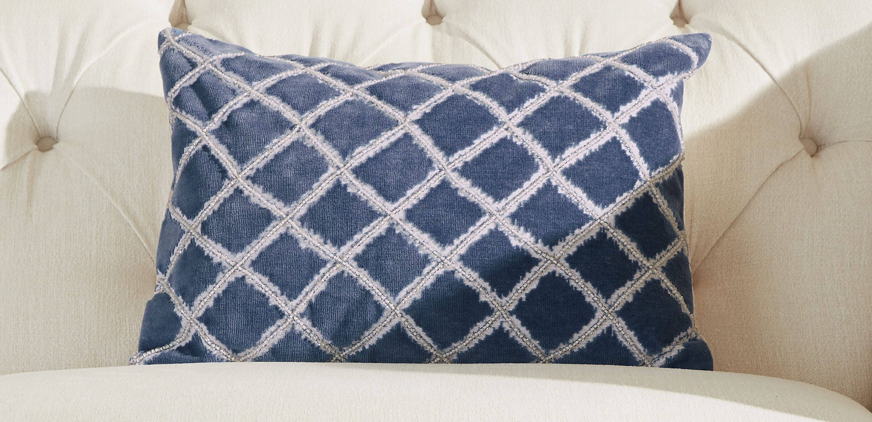 Velvet Beaded Lumbar Pillow_3