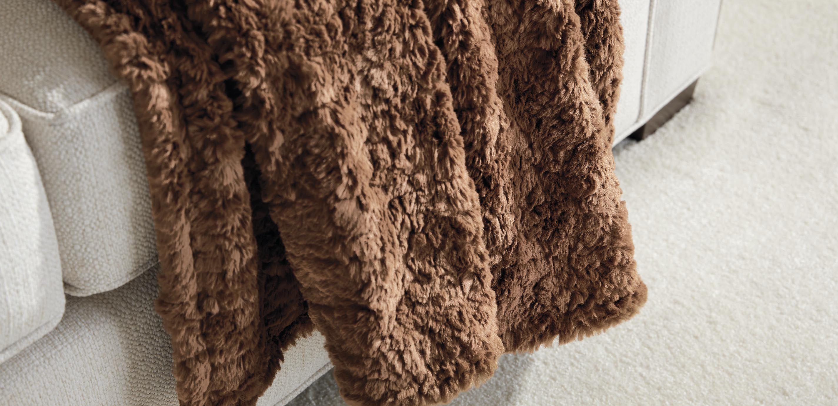 Faux Fur Luxe Throw_1