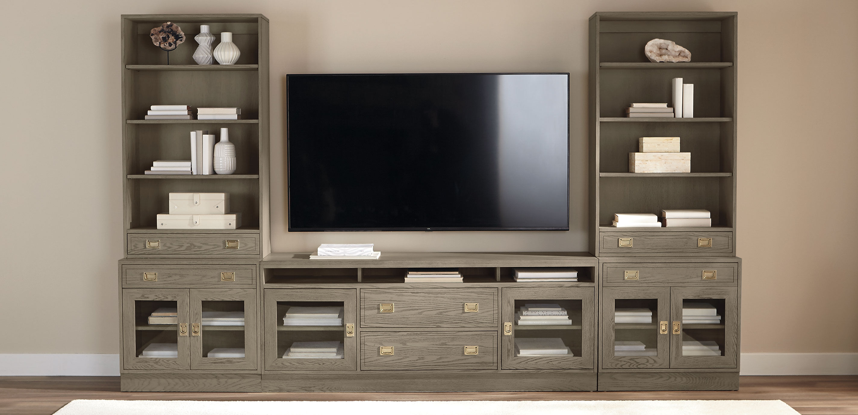 Callum Grand Media Center_1