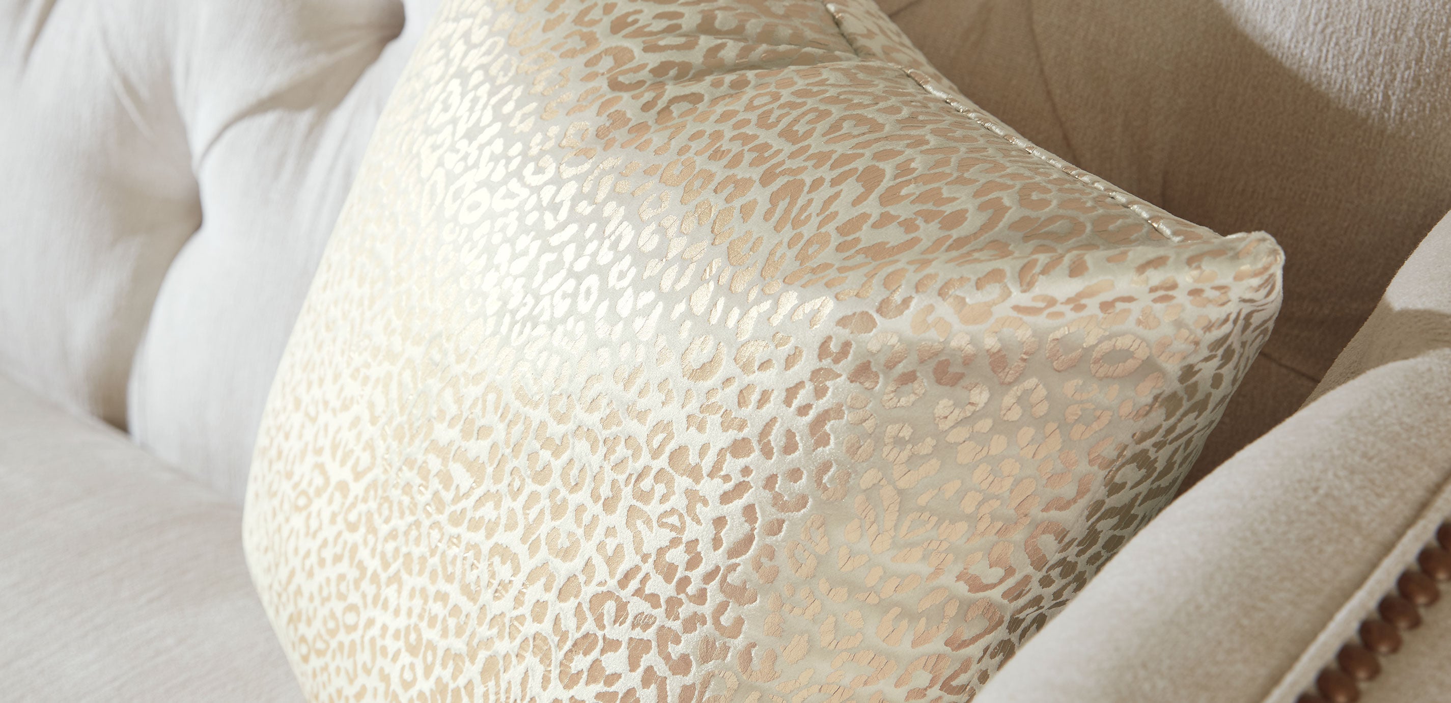 Gold Foil Leopard Velvet Pillow_2
