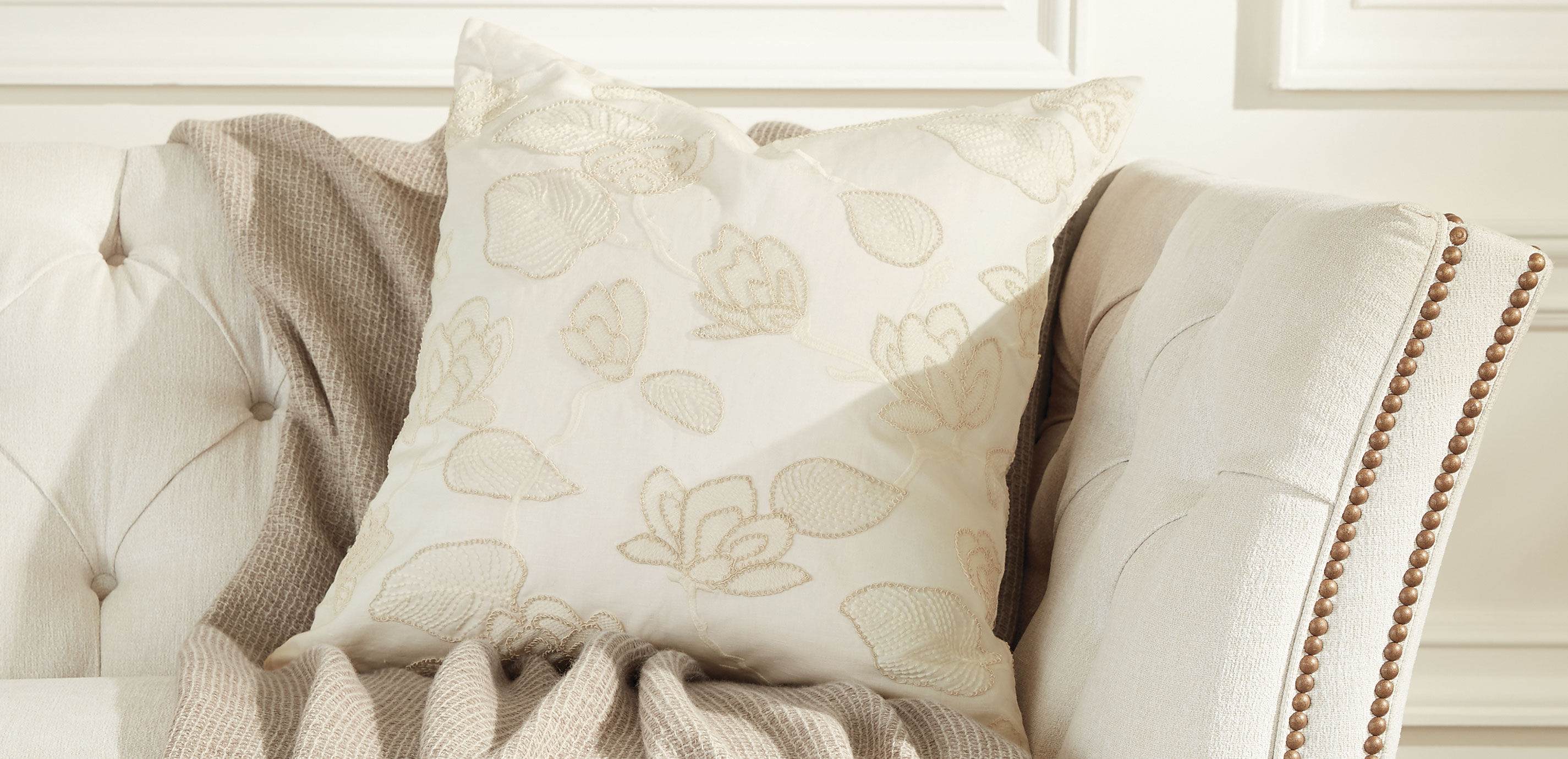 Linen-Blend Floral Embroidered 22" Square Pillow, White_2