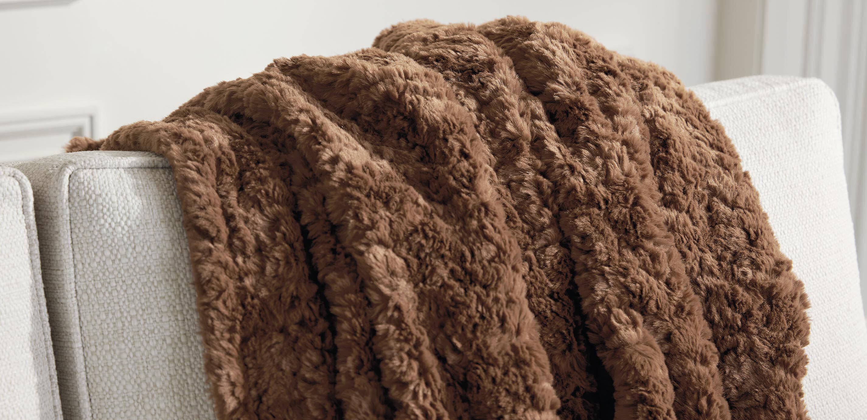 Faux Fur Luxe Throw_2