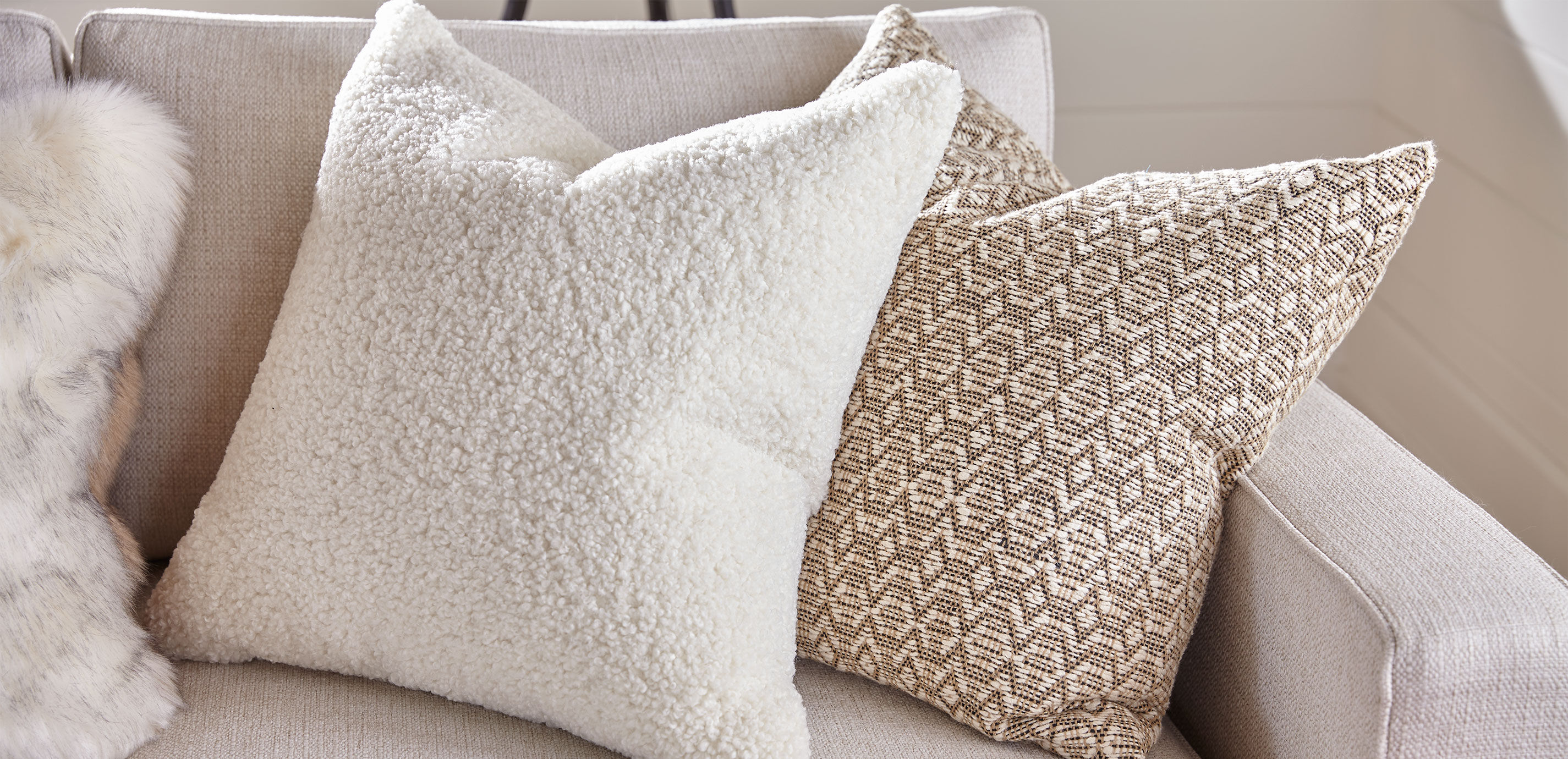 White outlet sherpa pillow