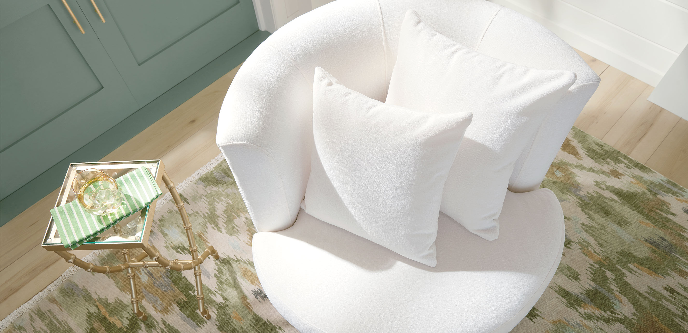 Kala Martini Drink Table_9