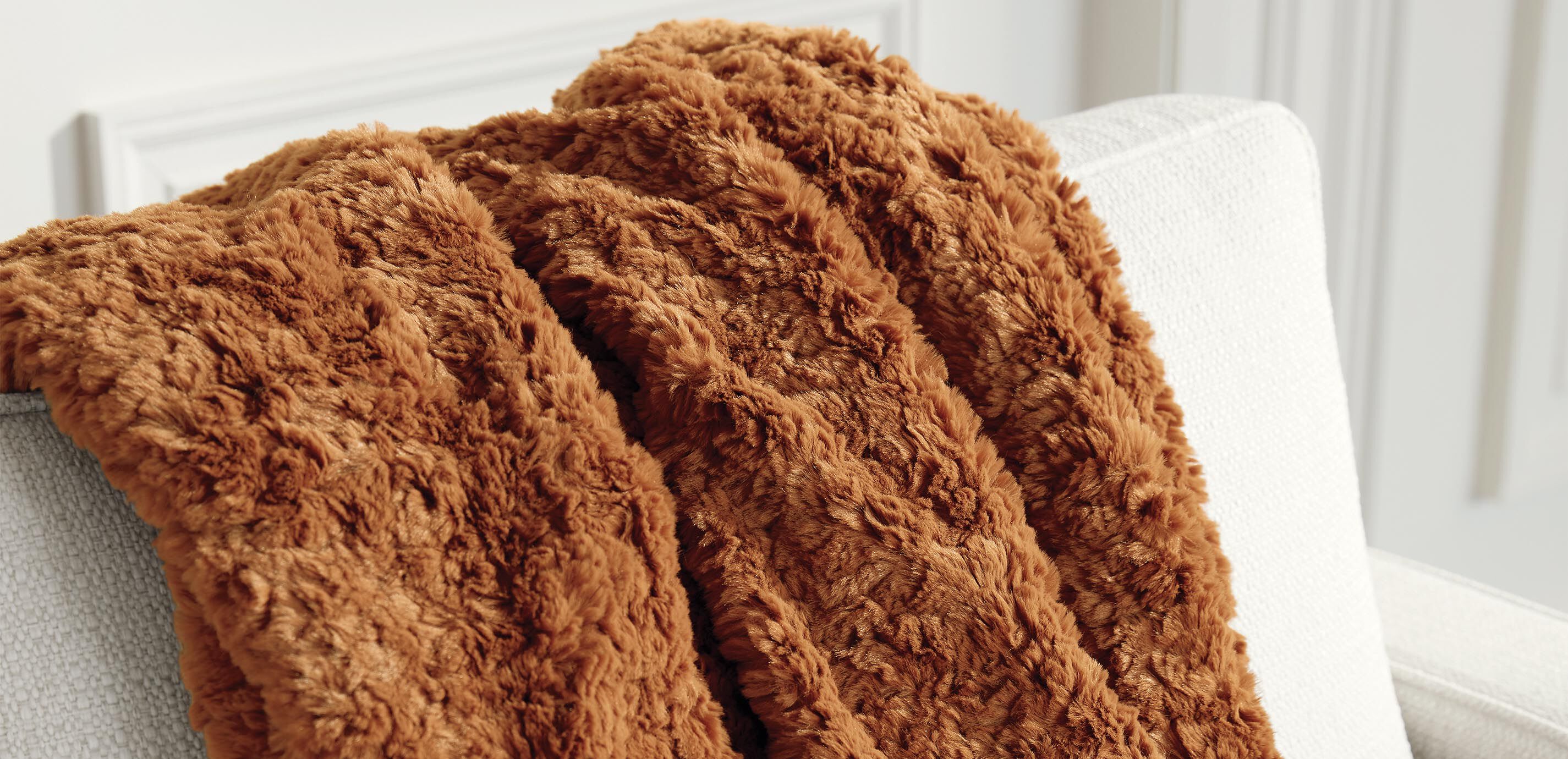 Faux Fur Luxe Throw_2