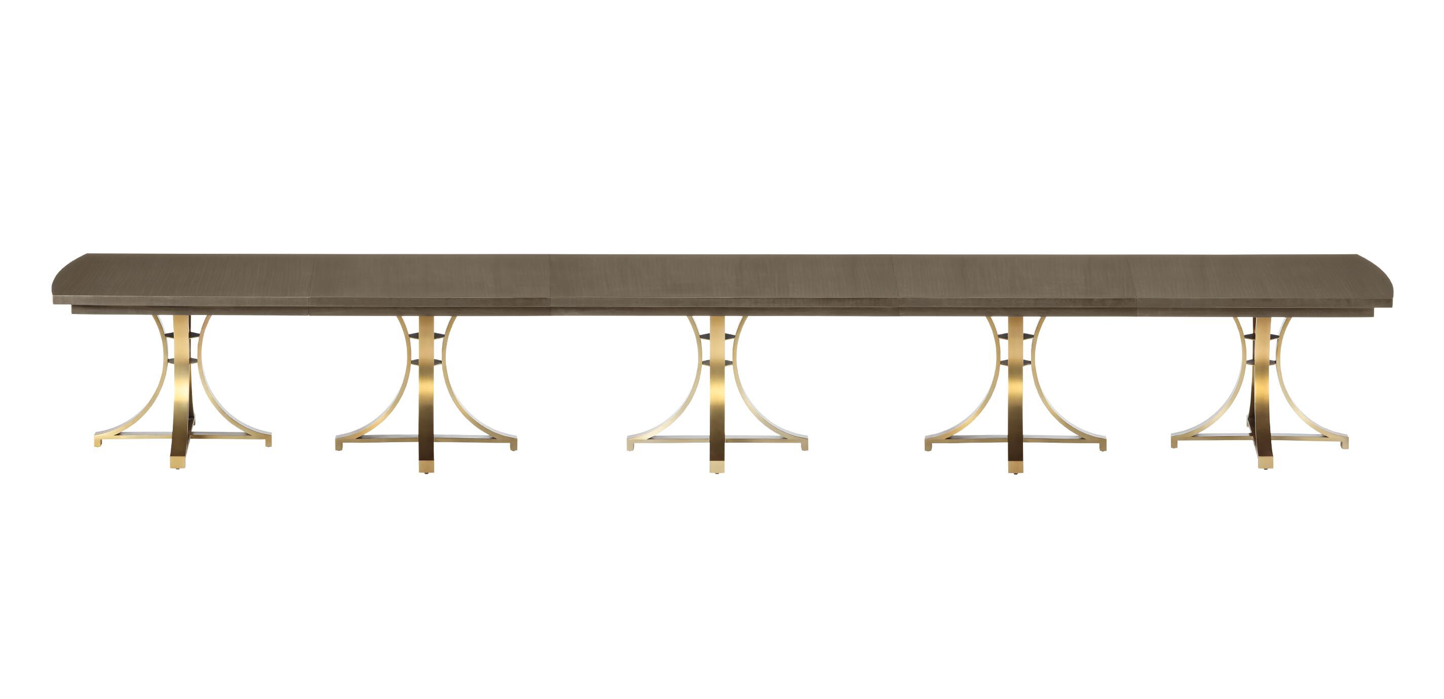 Evansview Grand Dining Table