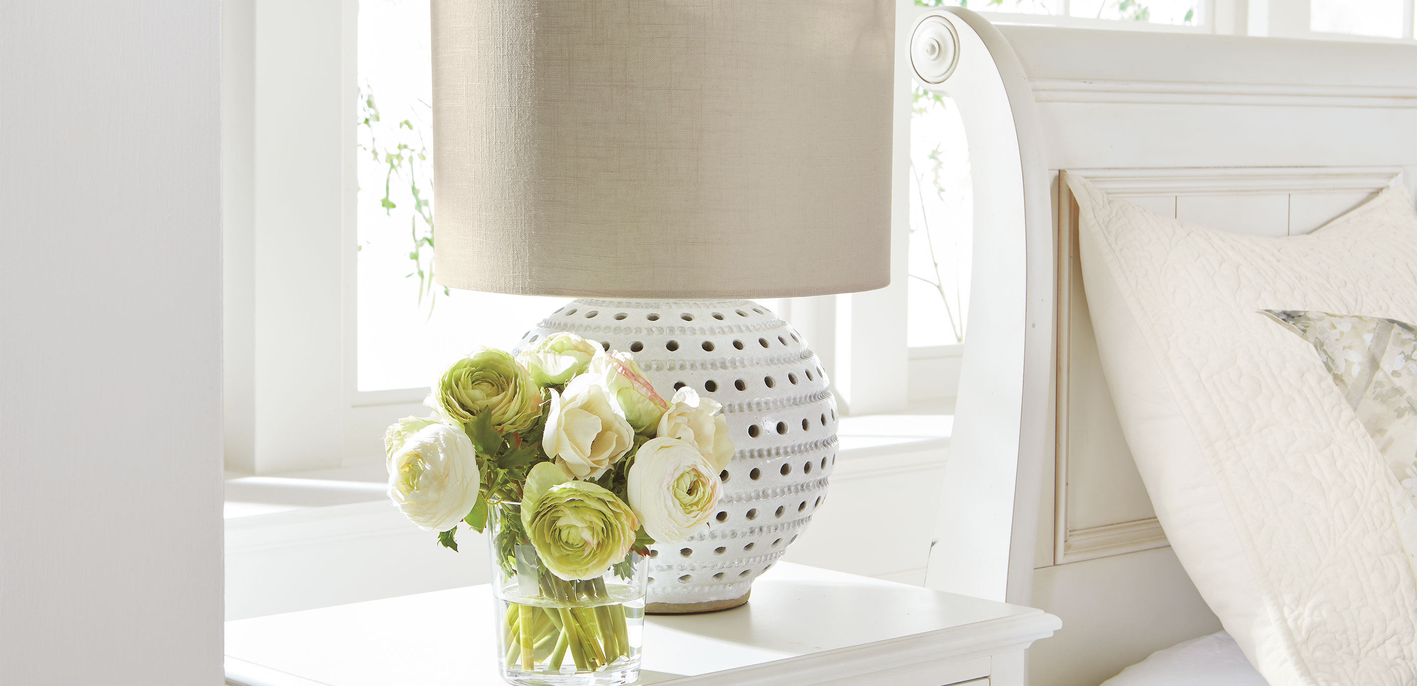 Ranunculus & Poppies in Vase_4