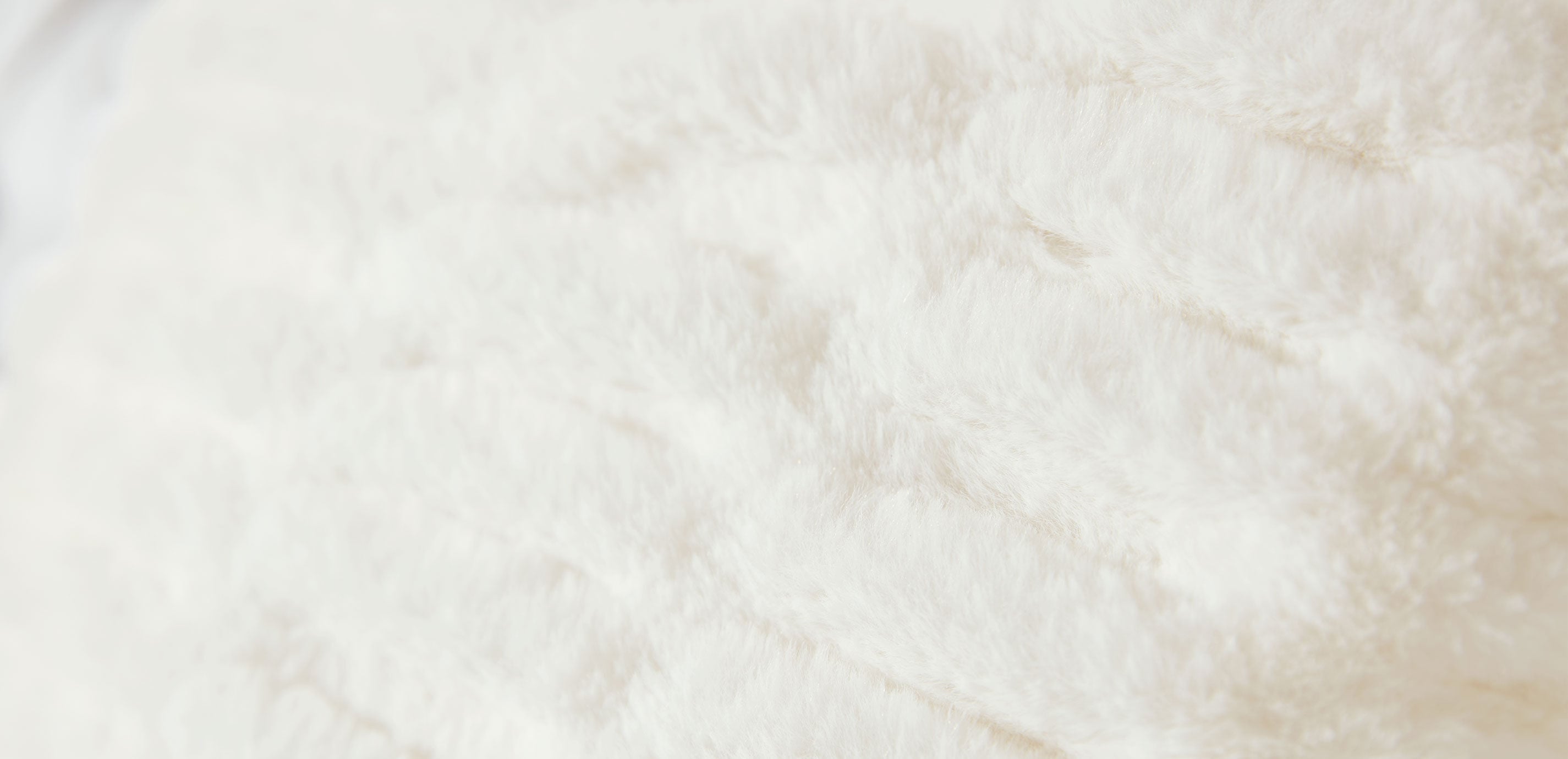 Ruched Faux Fur Pillow_2