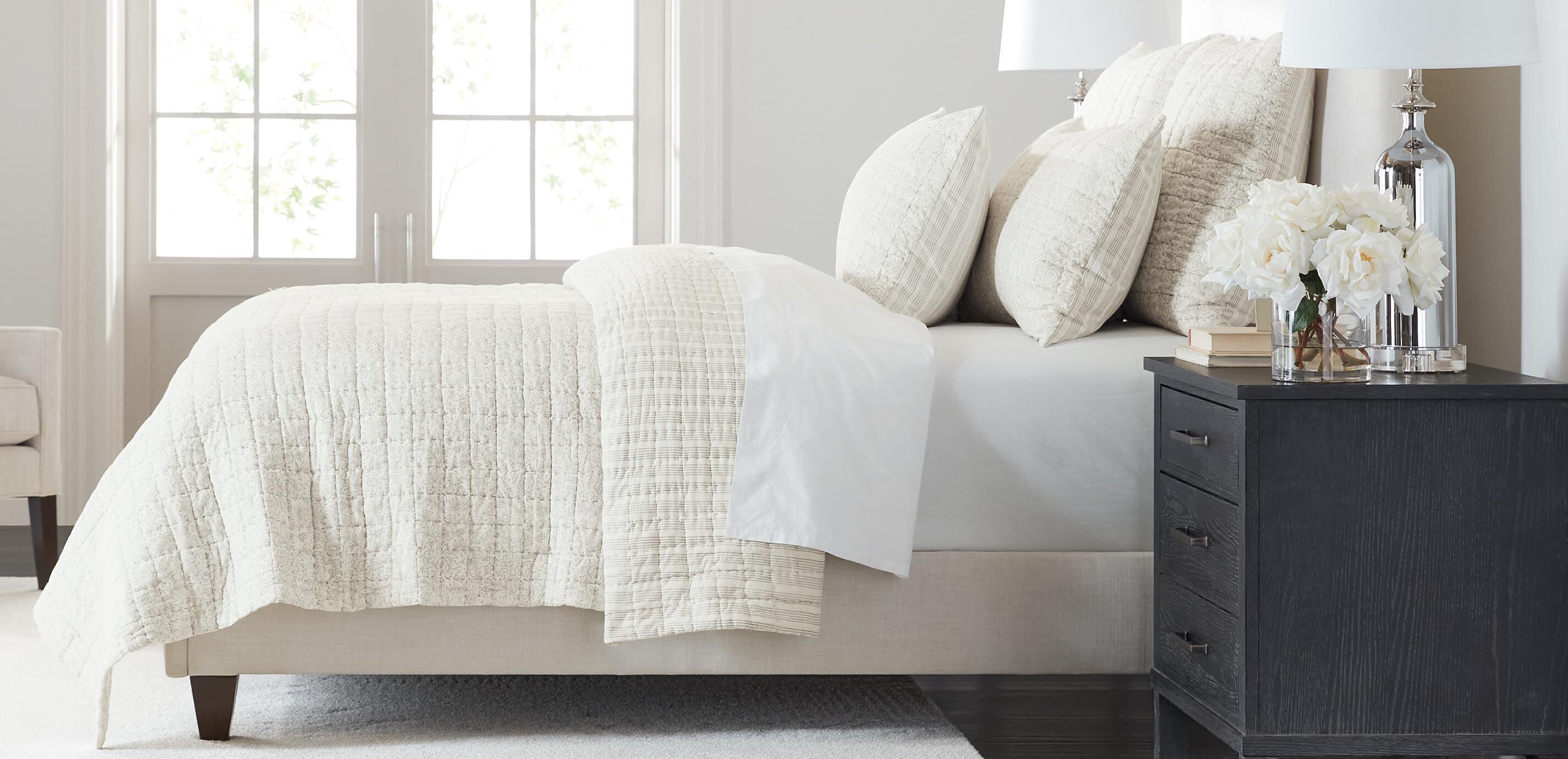 Printed Reversible Quilt and Shams Set_1