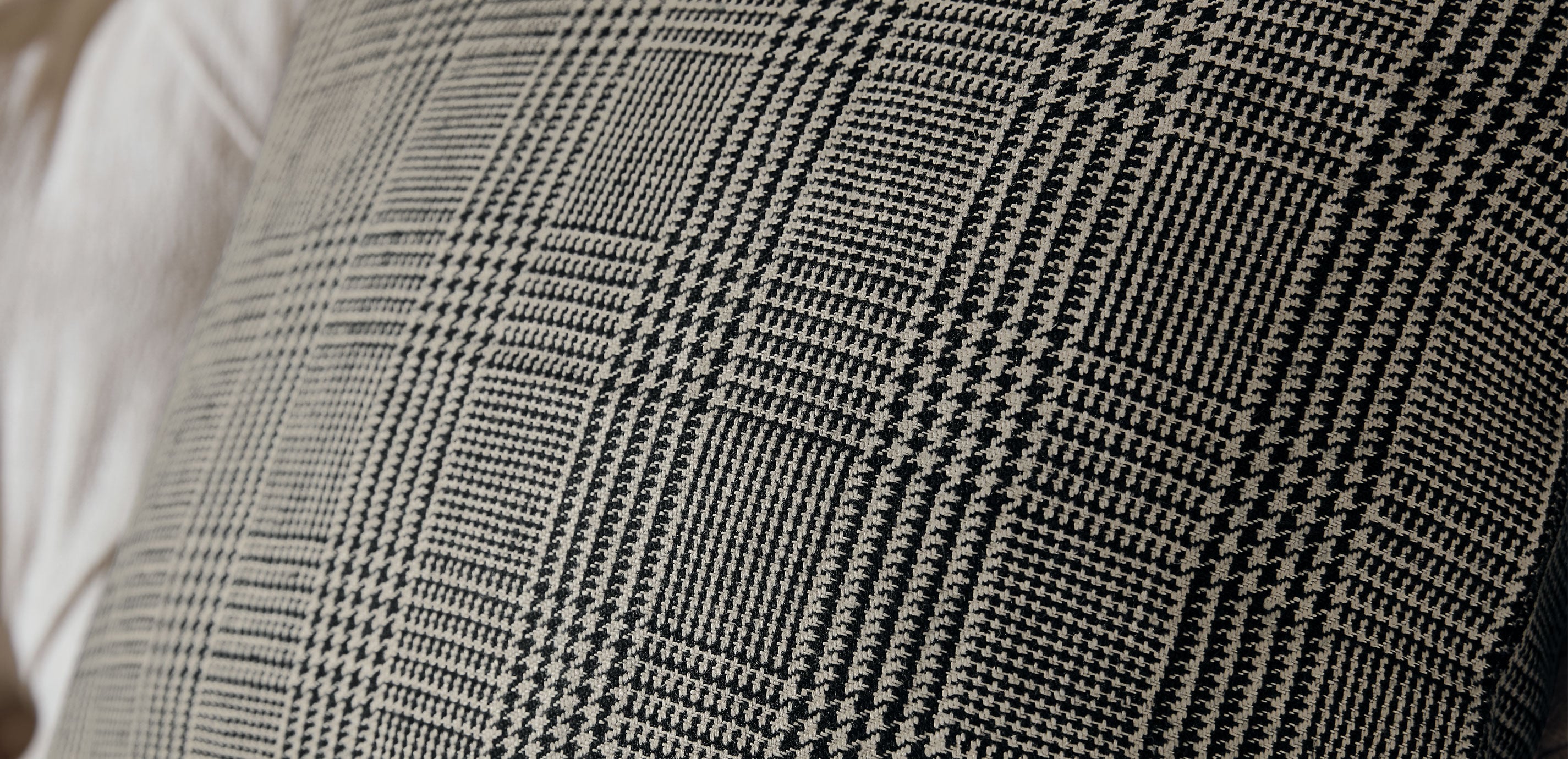 Linen Houndstooth Pillow_3