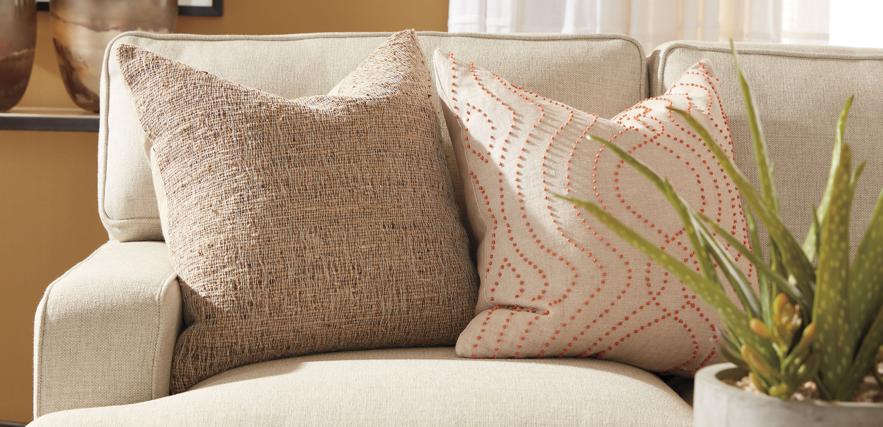 Knotted Ogee Pillow_6