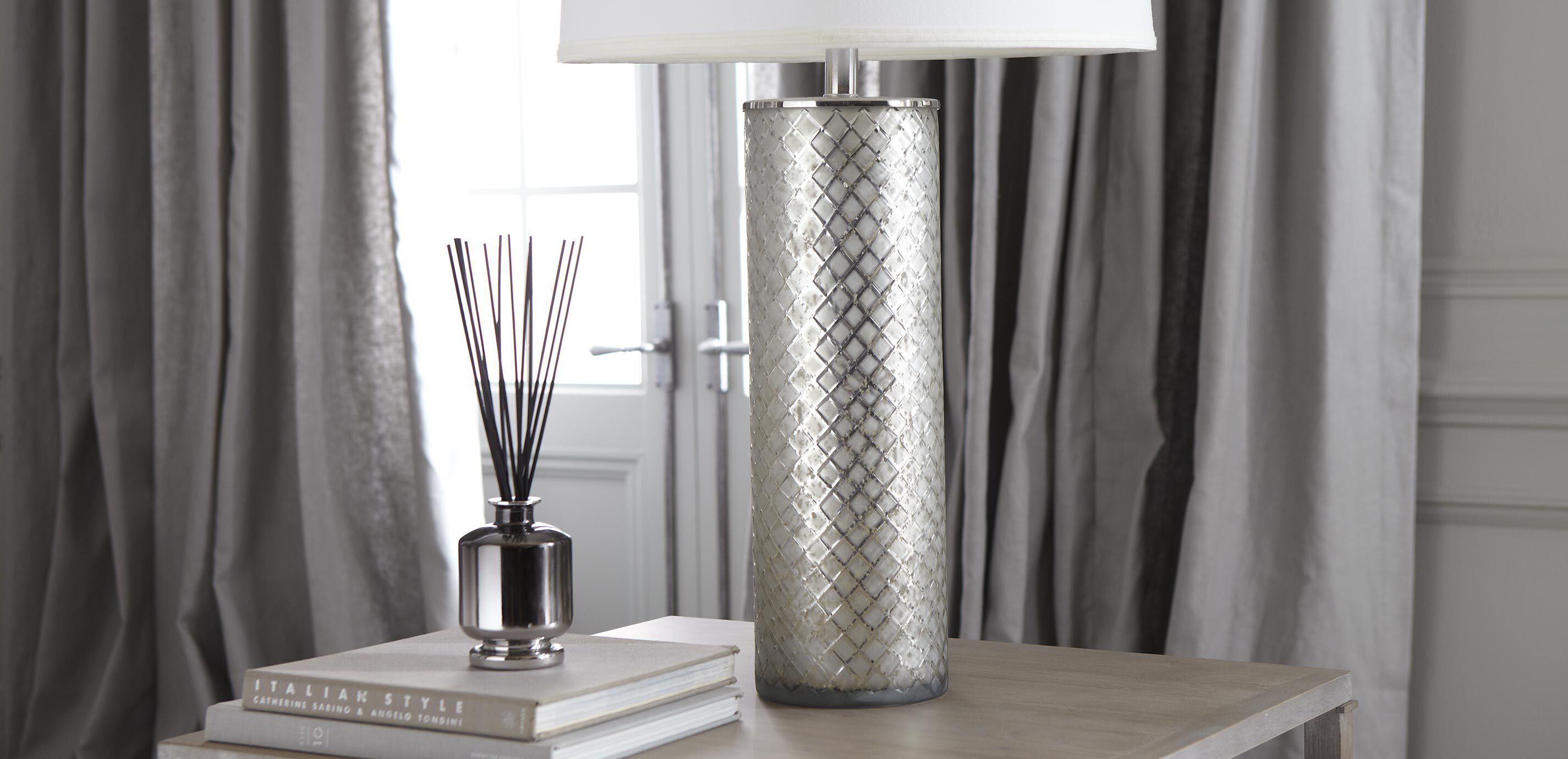 Lattice Glass Table Lamp_10