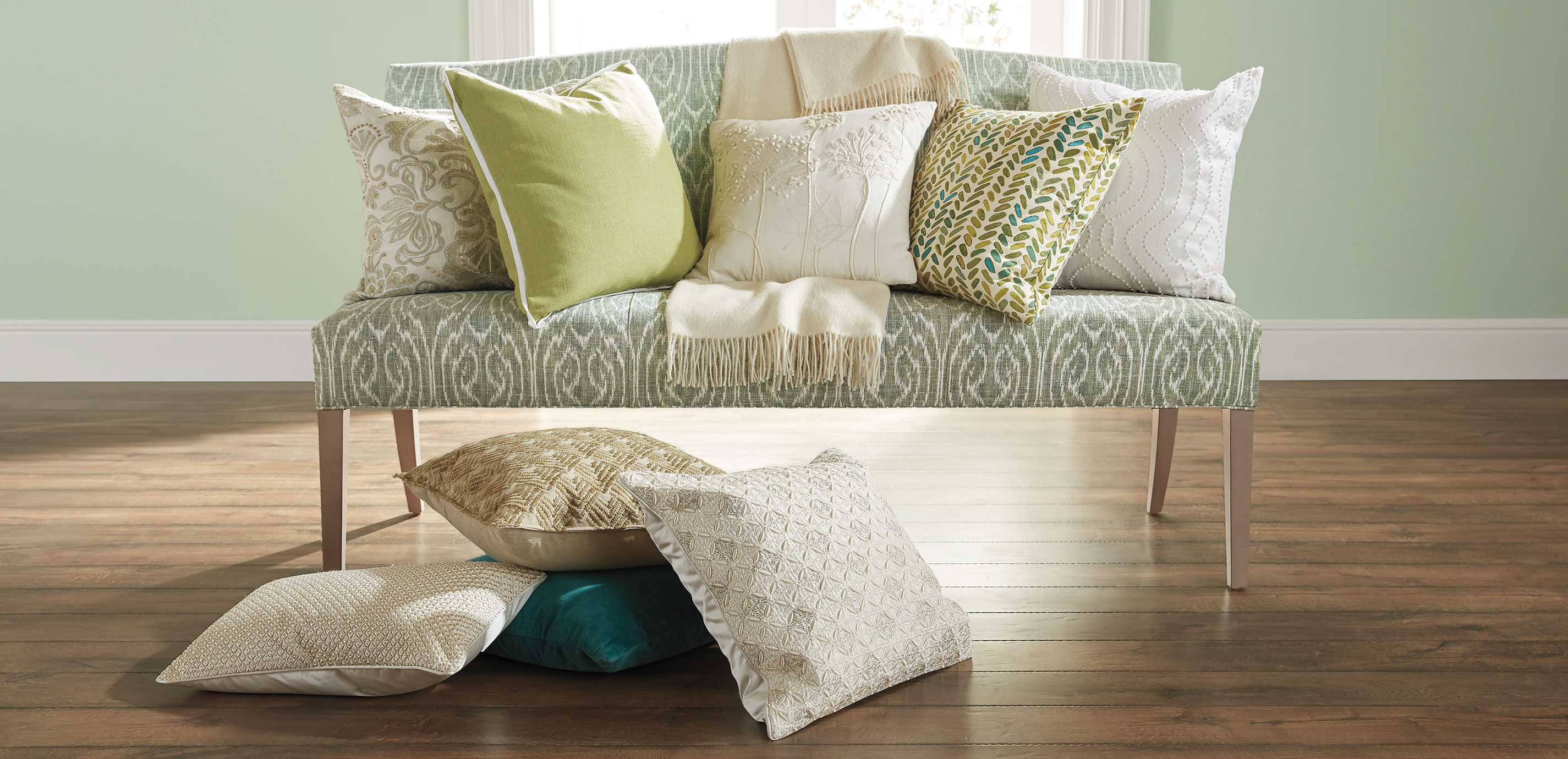 Embroidered Knot Lumbar Pillow_7