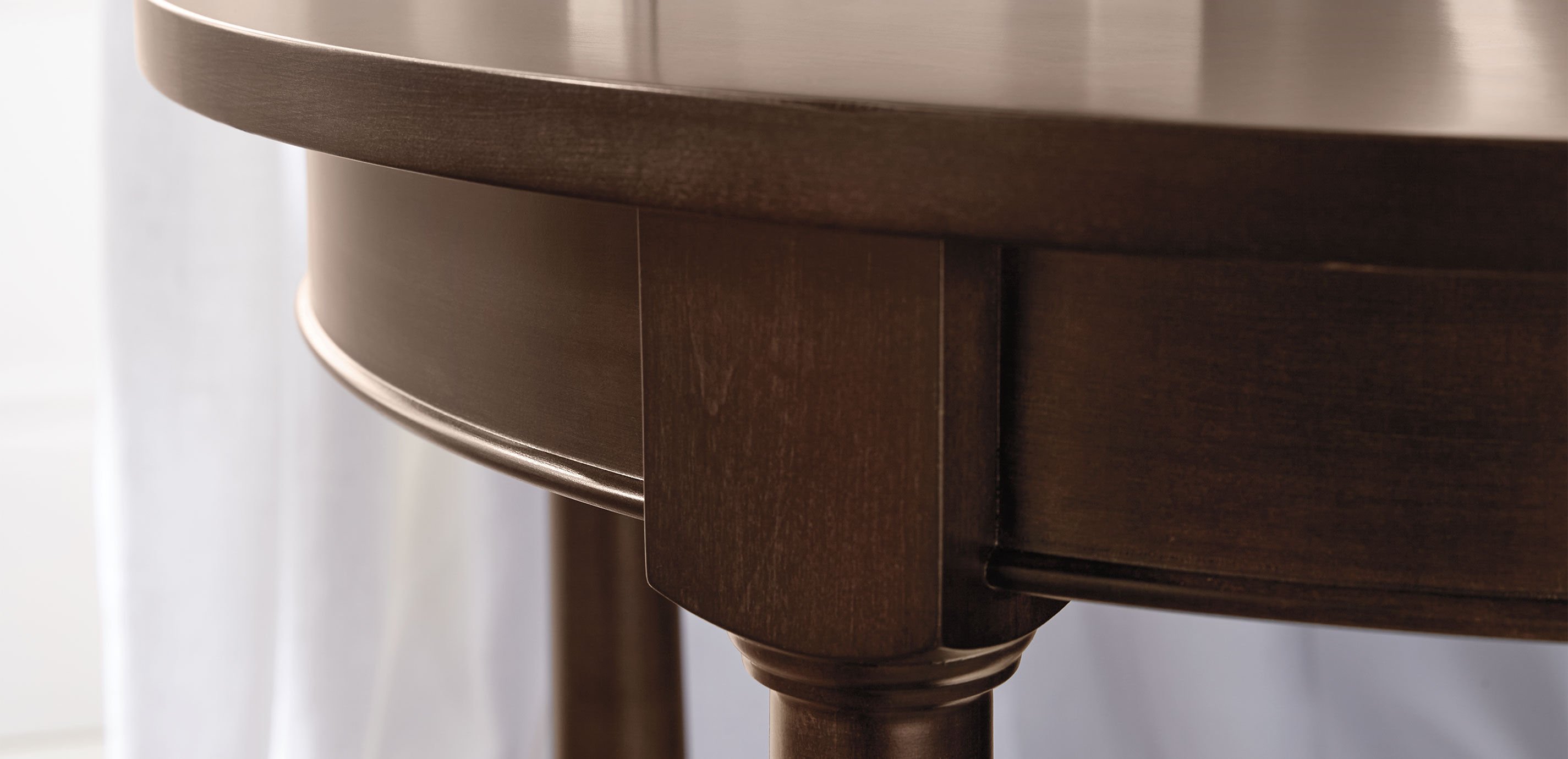 Connall Round End Table_8