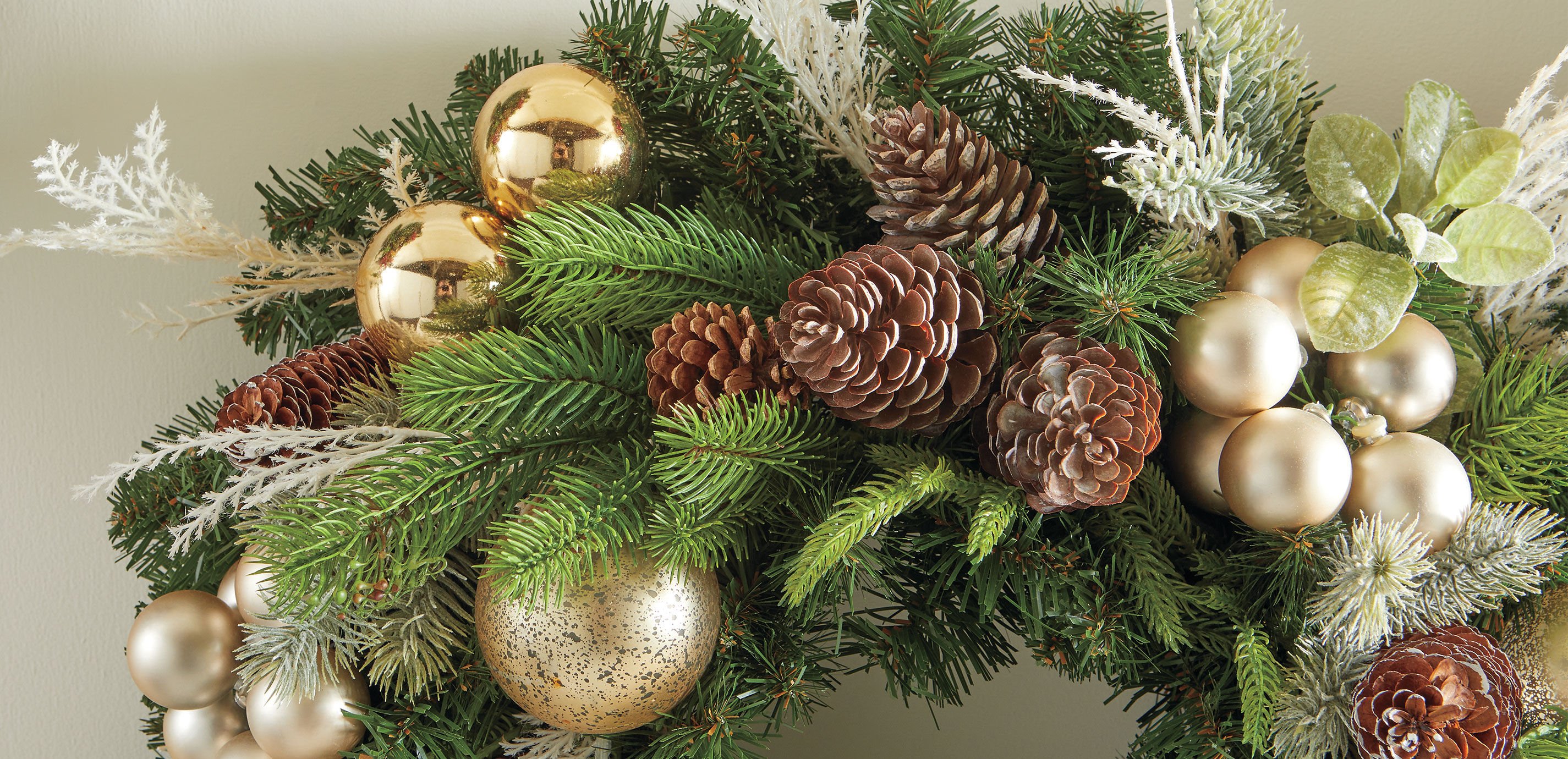 26" Champagne Holiday Wreath_6