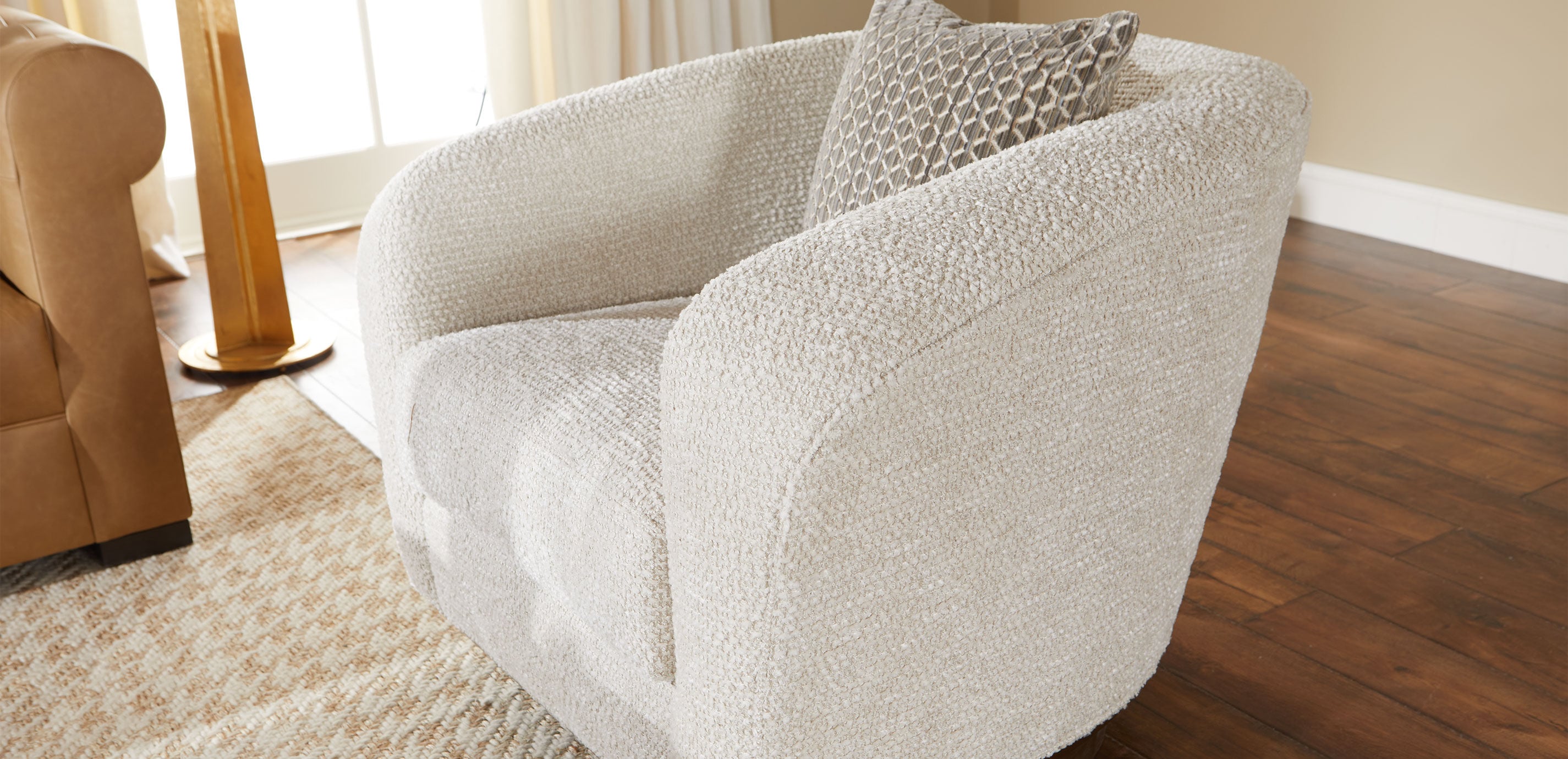 Helena Swivel Chair_5