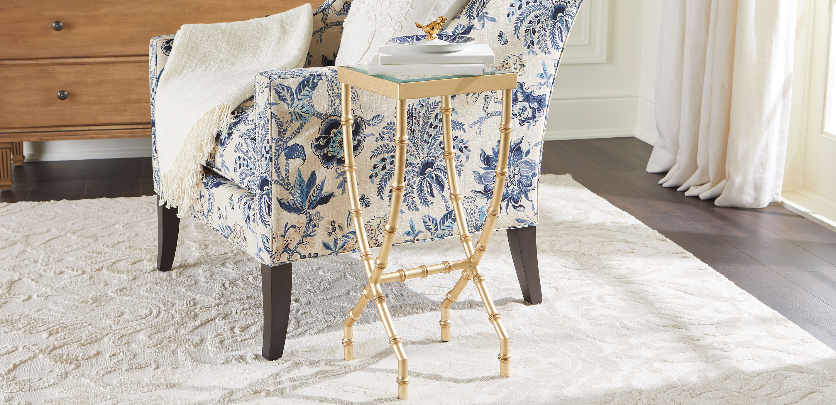 Kala Martini Drink Table_7