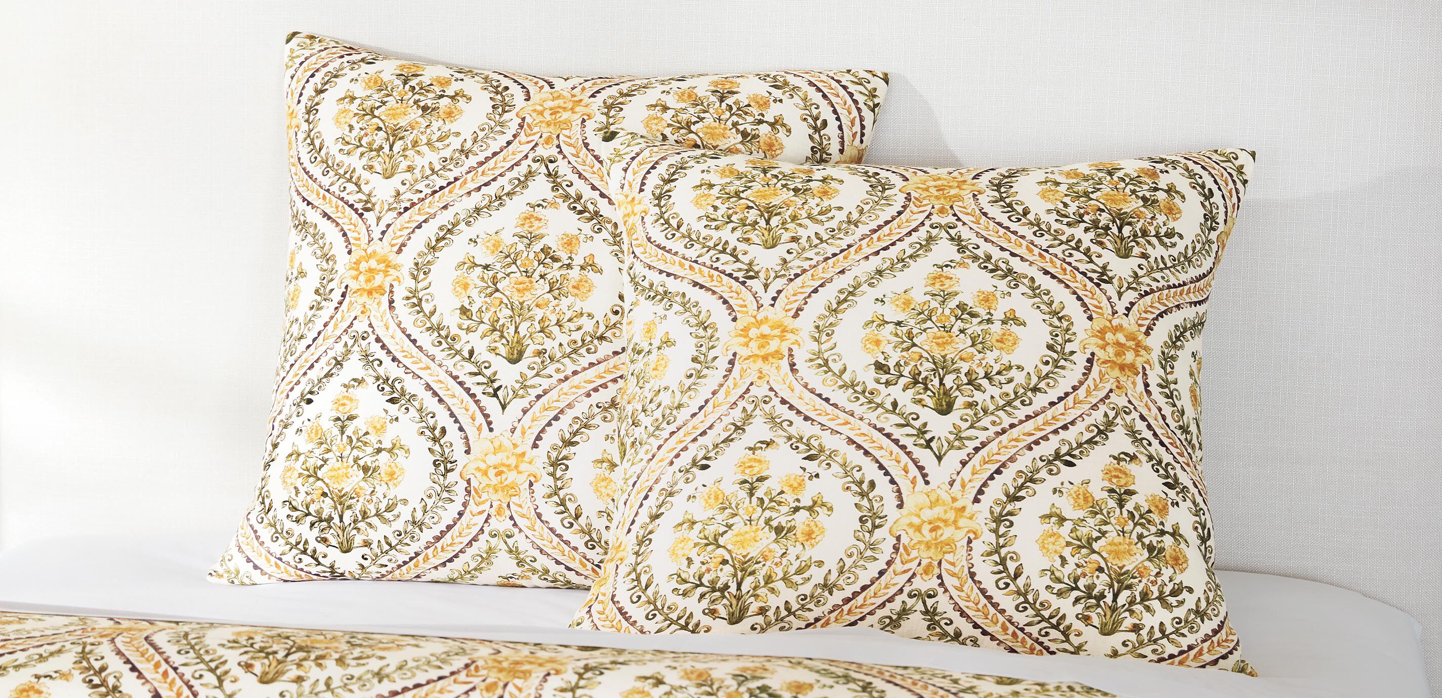 Gold Floral Duvet Cover and Shams Set_4