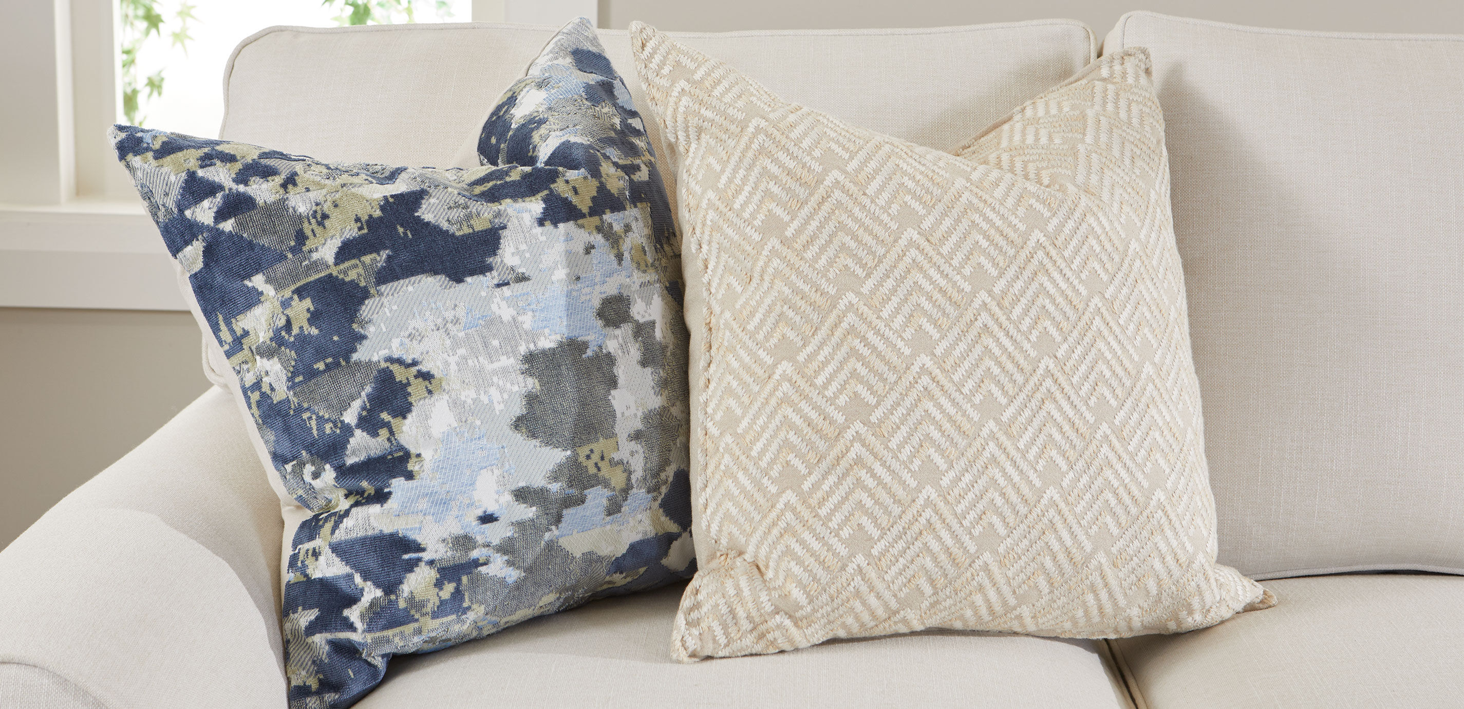 Mixed Blue Abstract Pillow_3