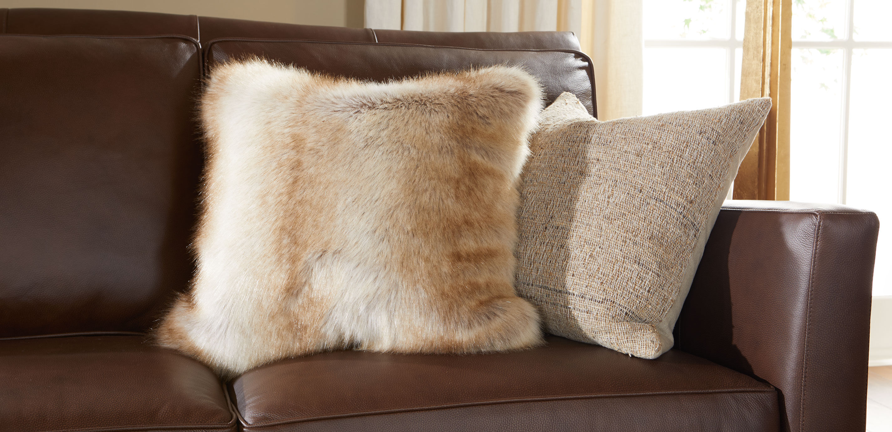 Blonde Fox Faux Fur Pillow_2