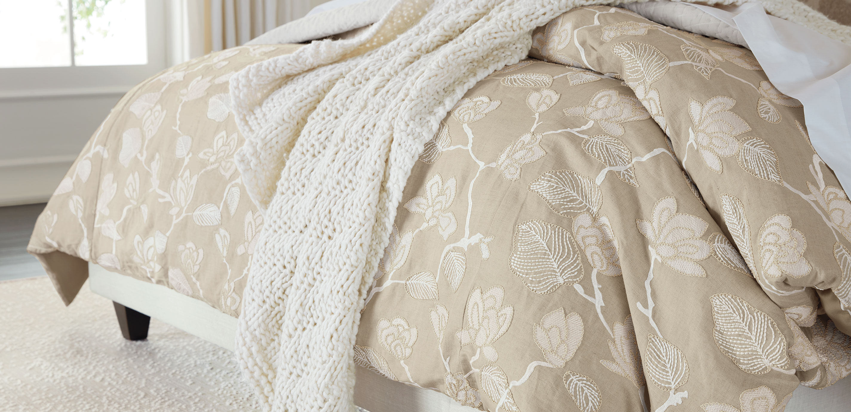 Linen-Blend Floral Embroidered Duvet Cover and Shams Set, Natural_6