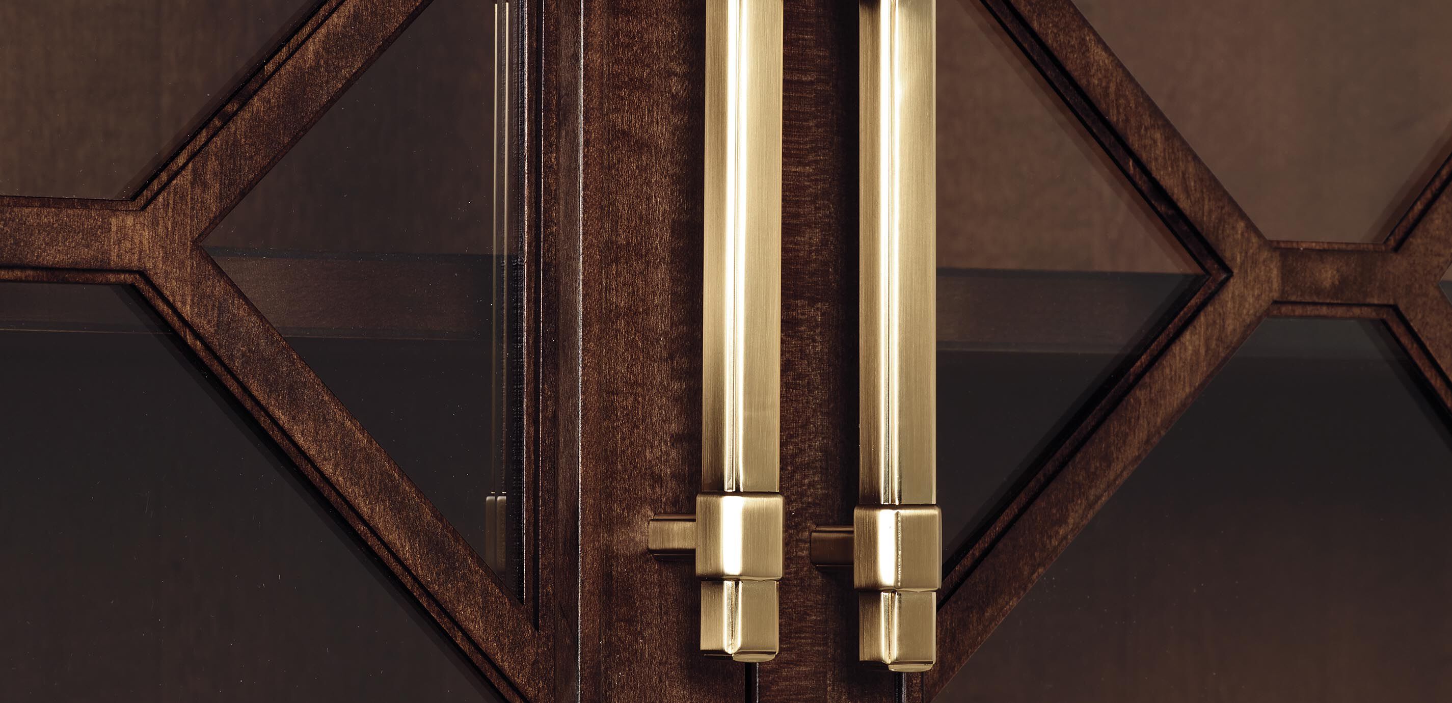 Tristan Display Cabinet_9