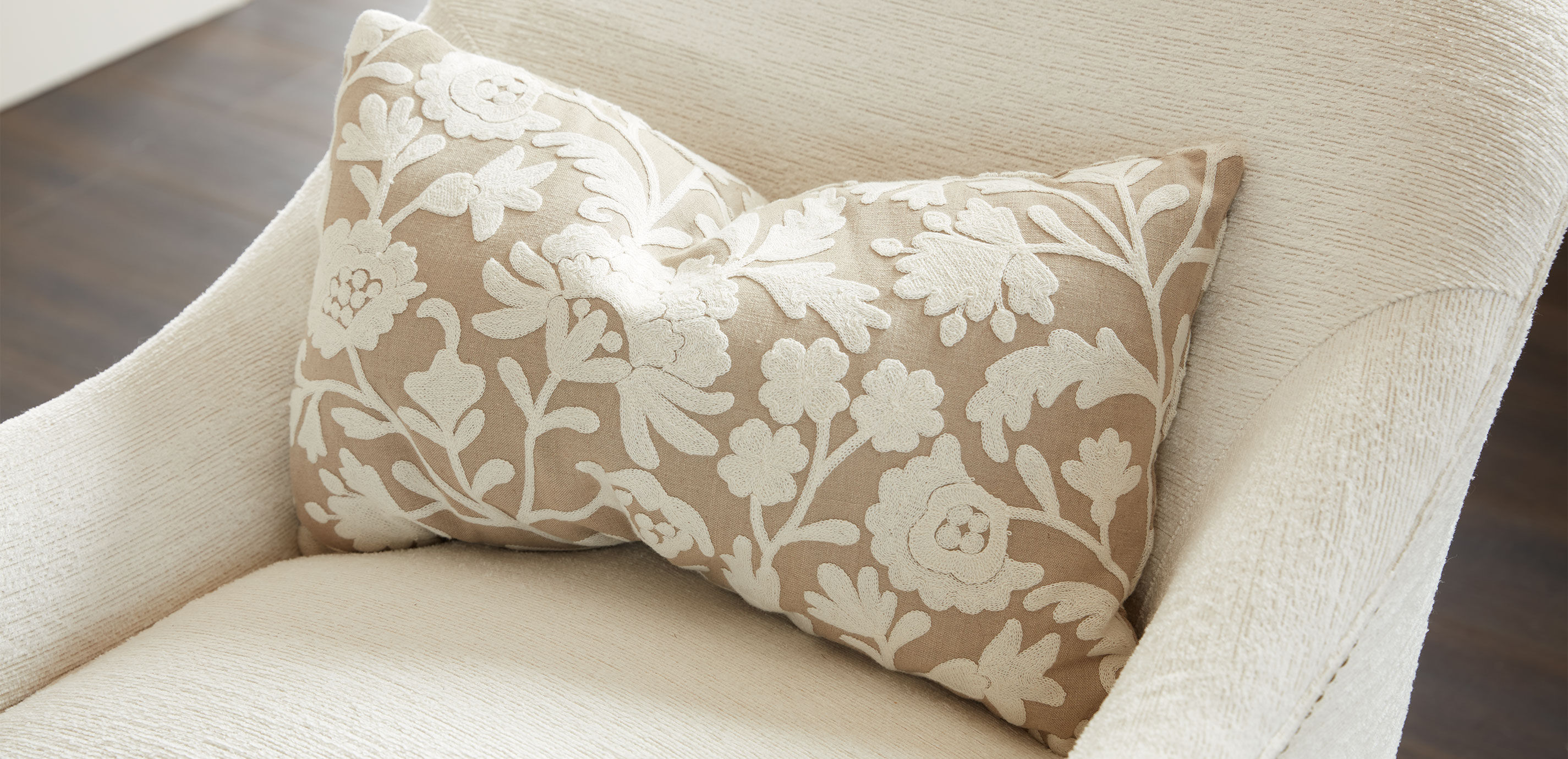 Crewel Stitch Botanical Lumbar Pillow_2