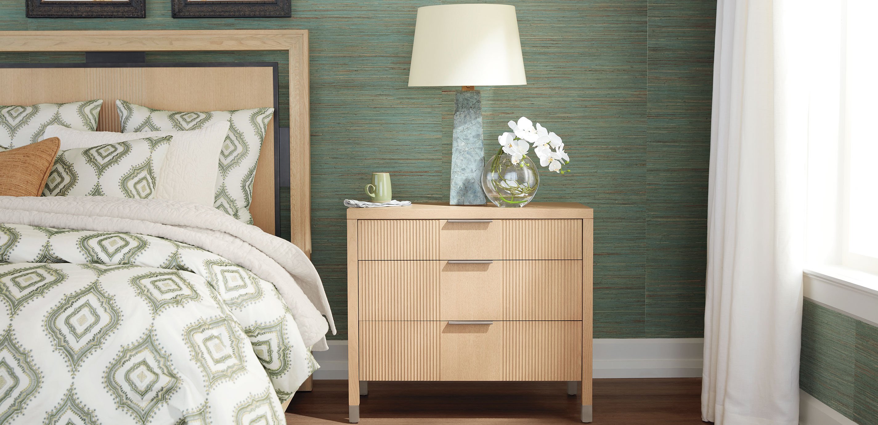 Valermo Three-Drawer Chest_10