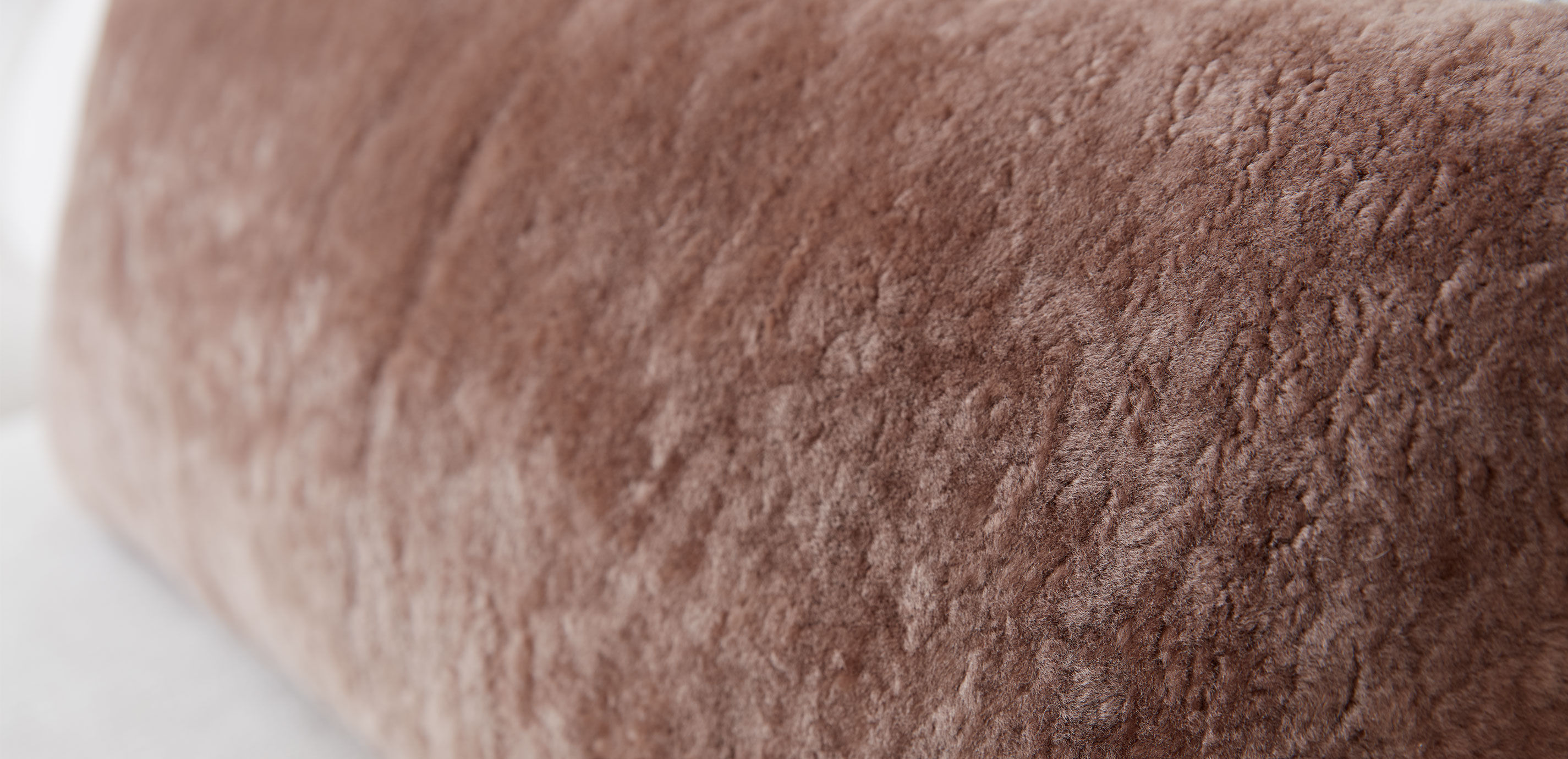 Sheared Sheepskin Lumbar Pillow_3