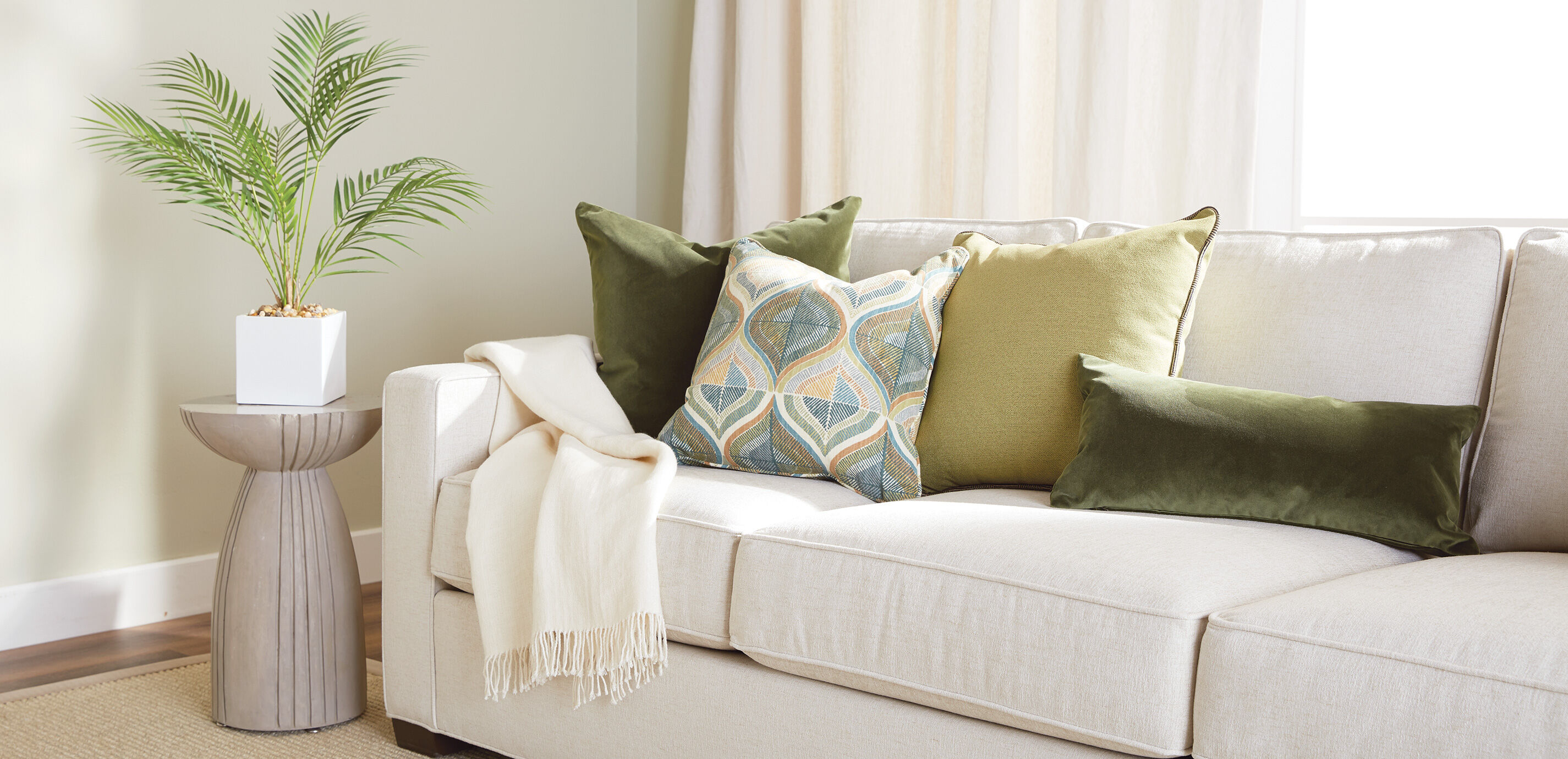 Green Pillow with Herringbone Trim_5