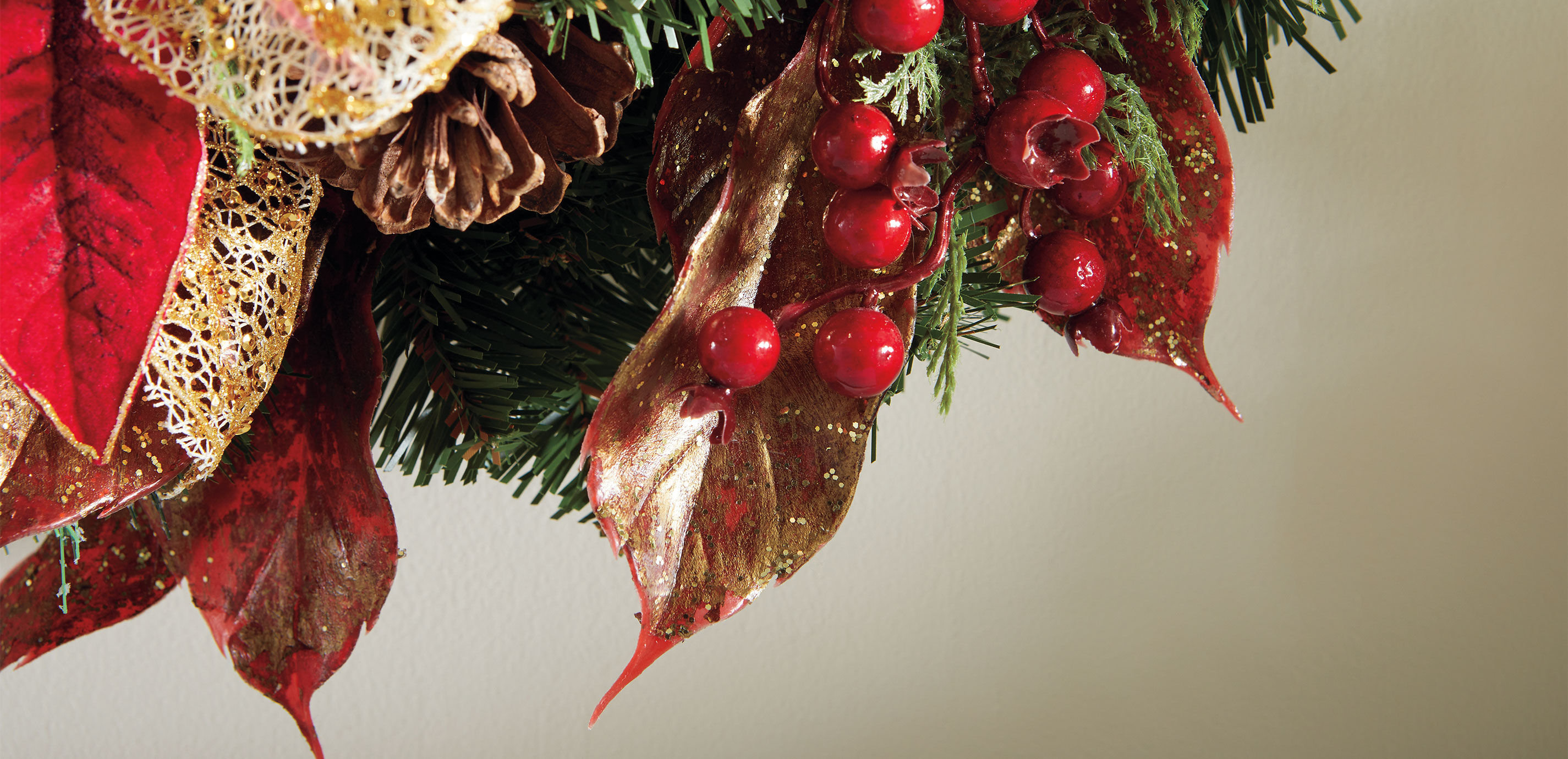 28" Red Poinsettia Holiday Wreath_5