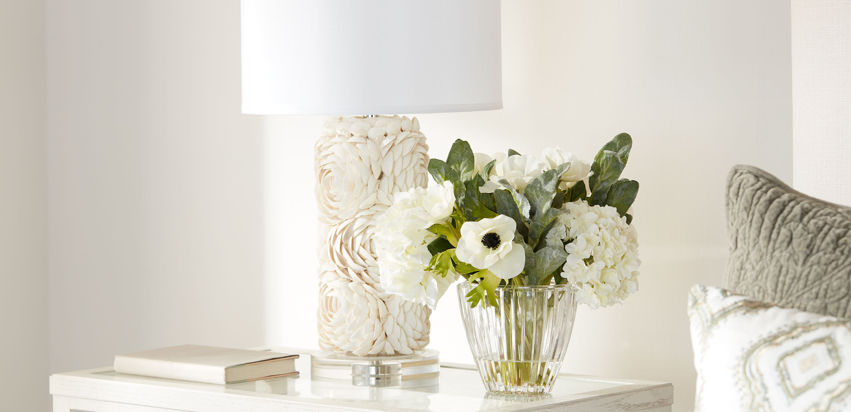 White Mixed Floral Centerpiece in Oval Vase_7