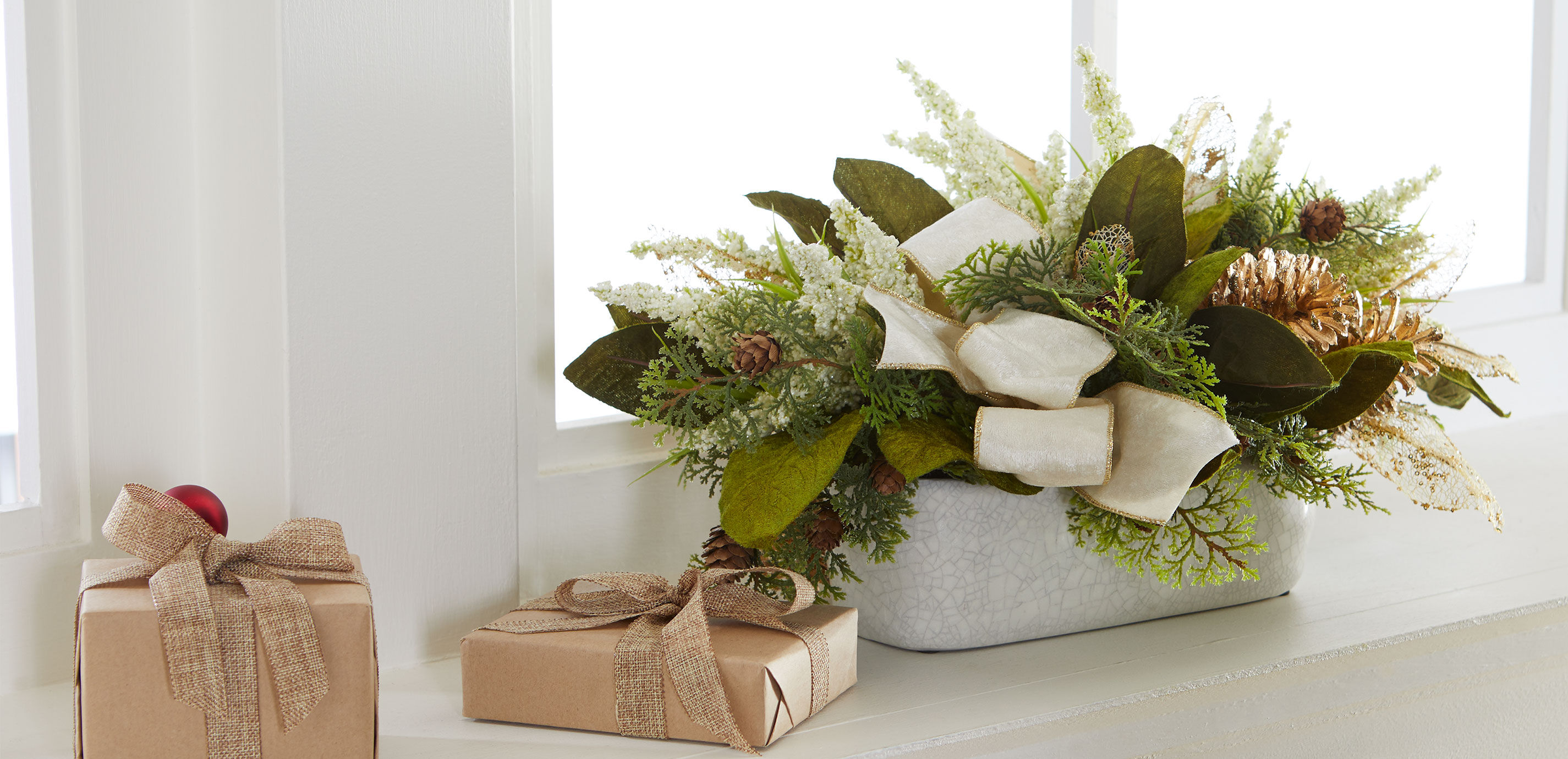 Small Holiday Centerpiece in White Pot_6
