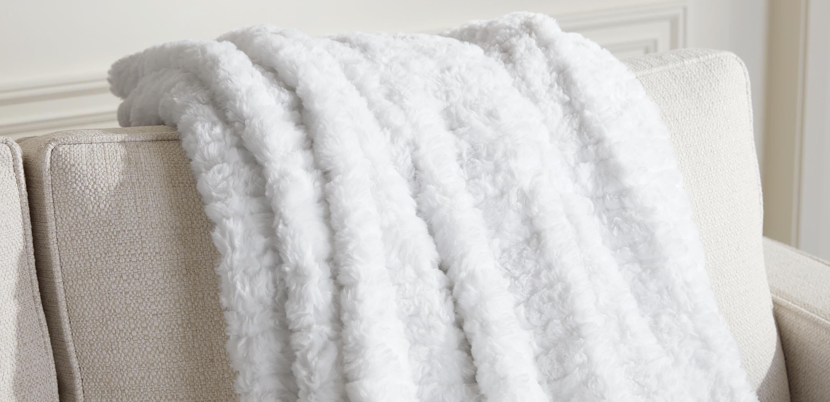 Faux Fur Luxe Throw_2