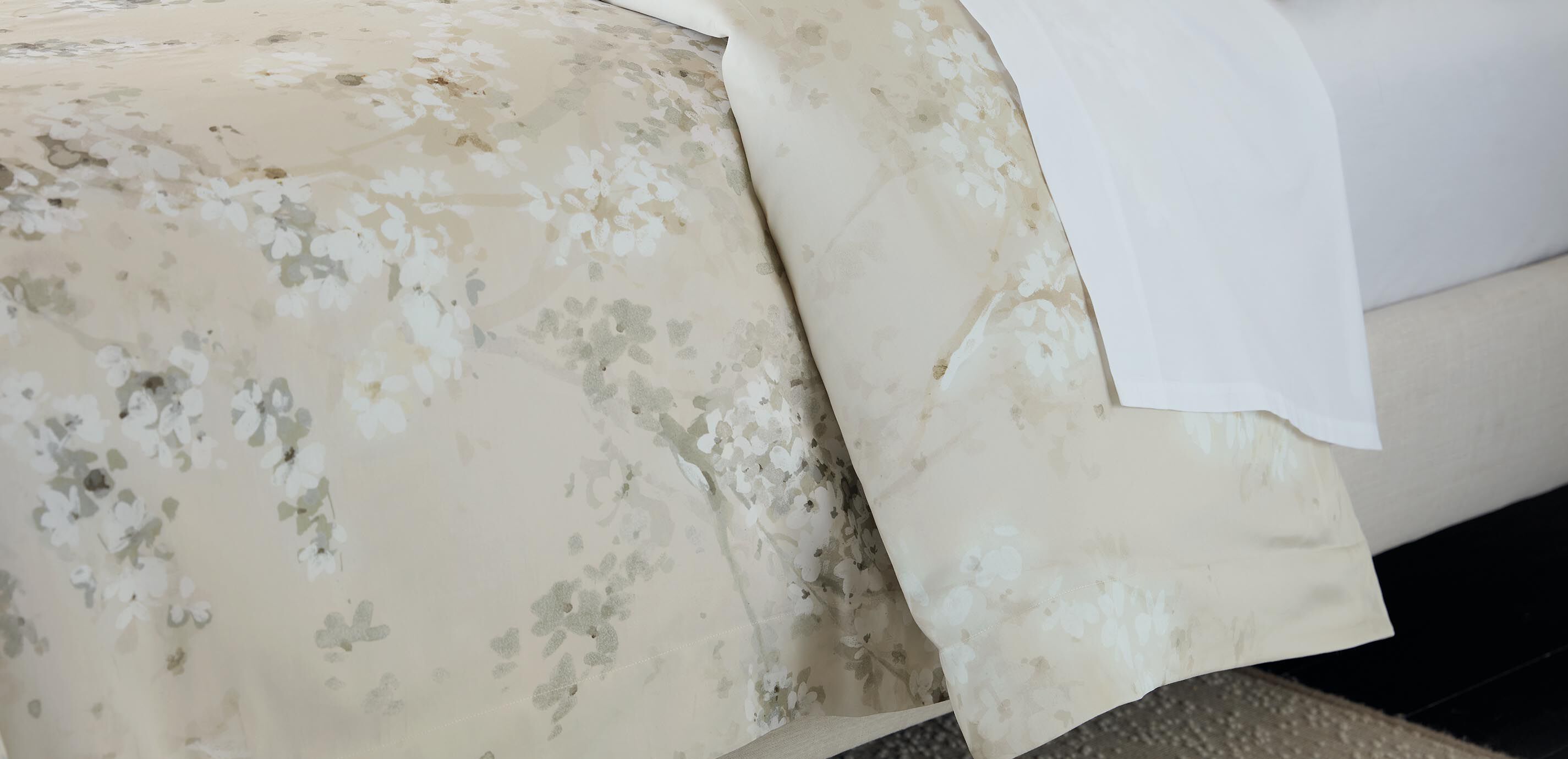 Spring Hana Duvet Cover and Shams Set_3