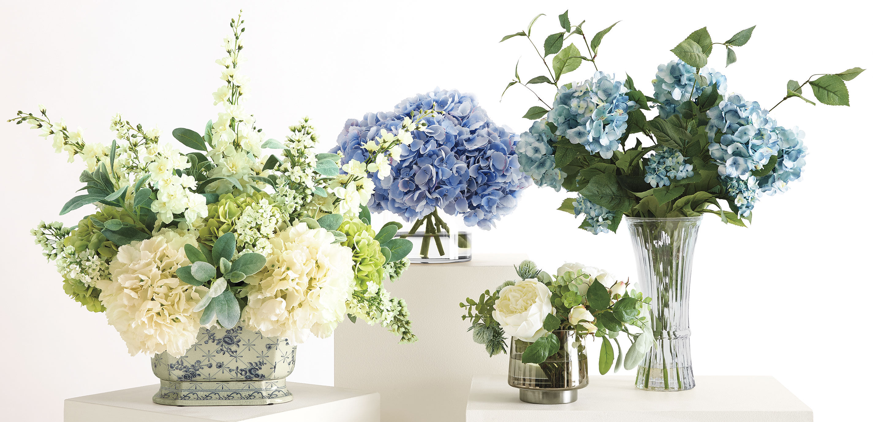 Rose Thistle Mix in Glass Vase_13