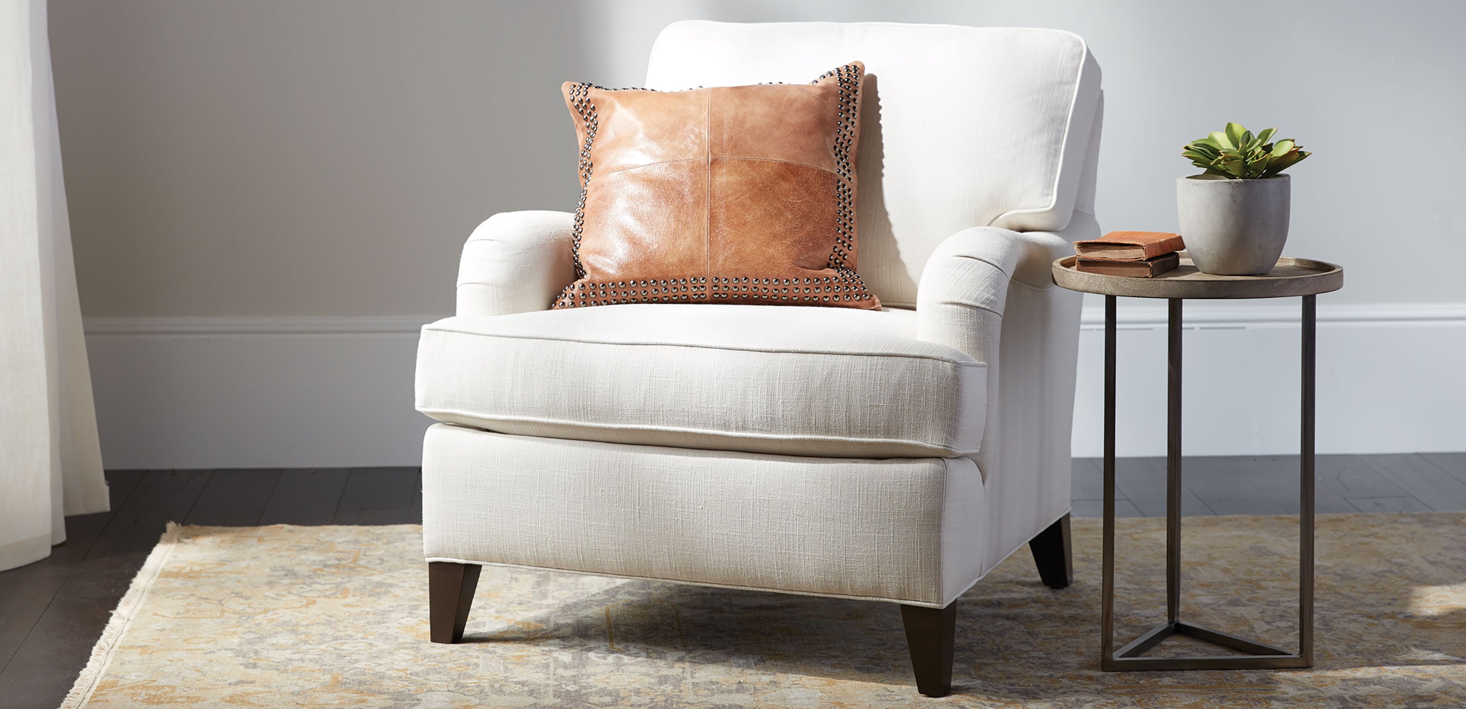 Monica Stationary Chair