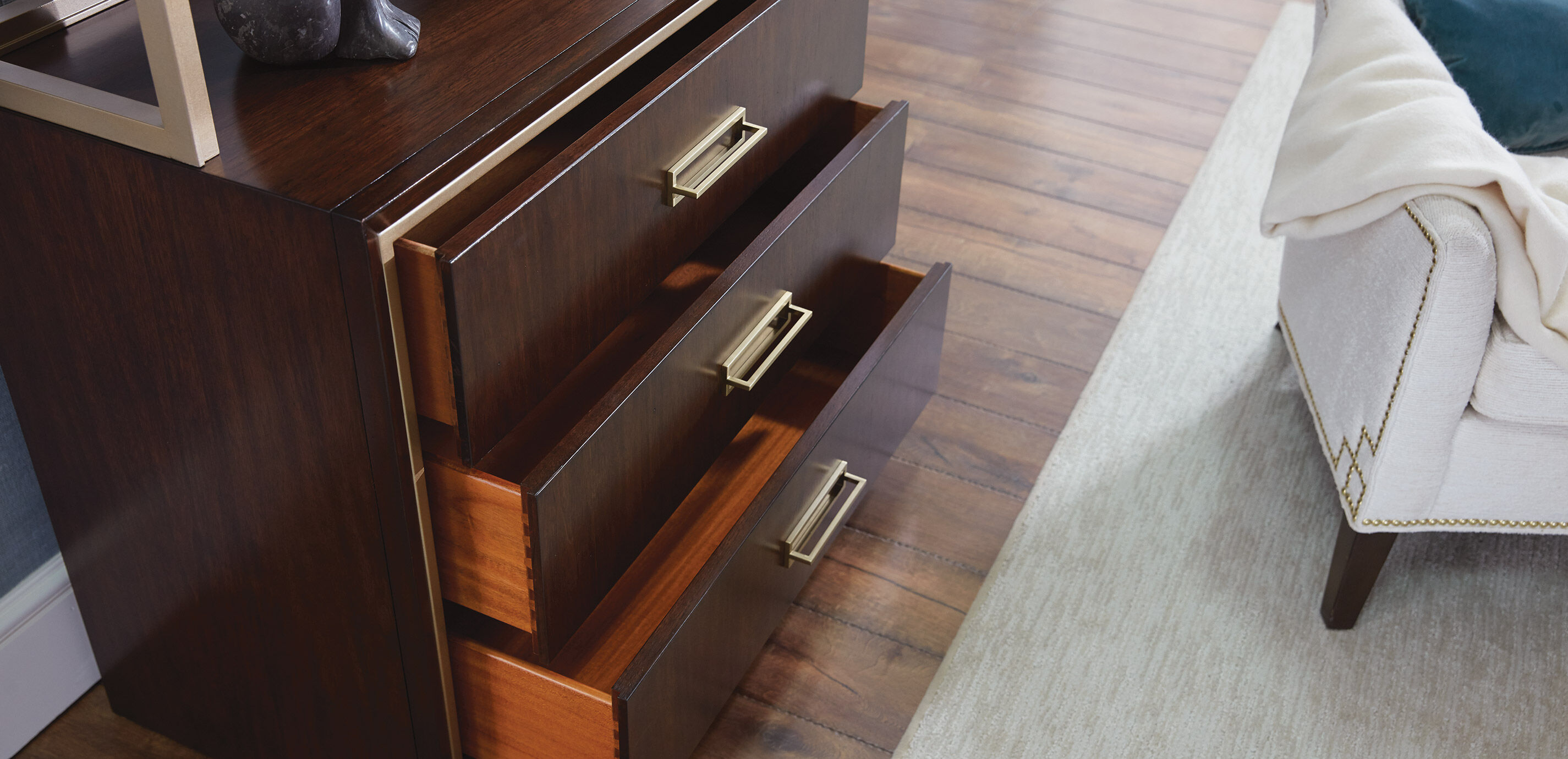 Faraday Classic Three-Drawer Cabinet_6