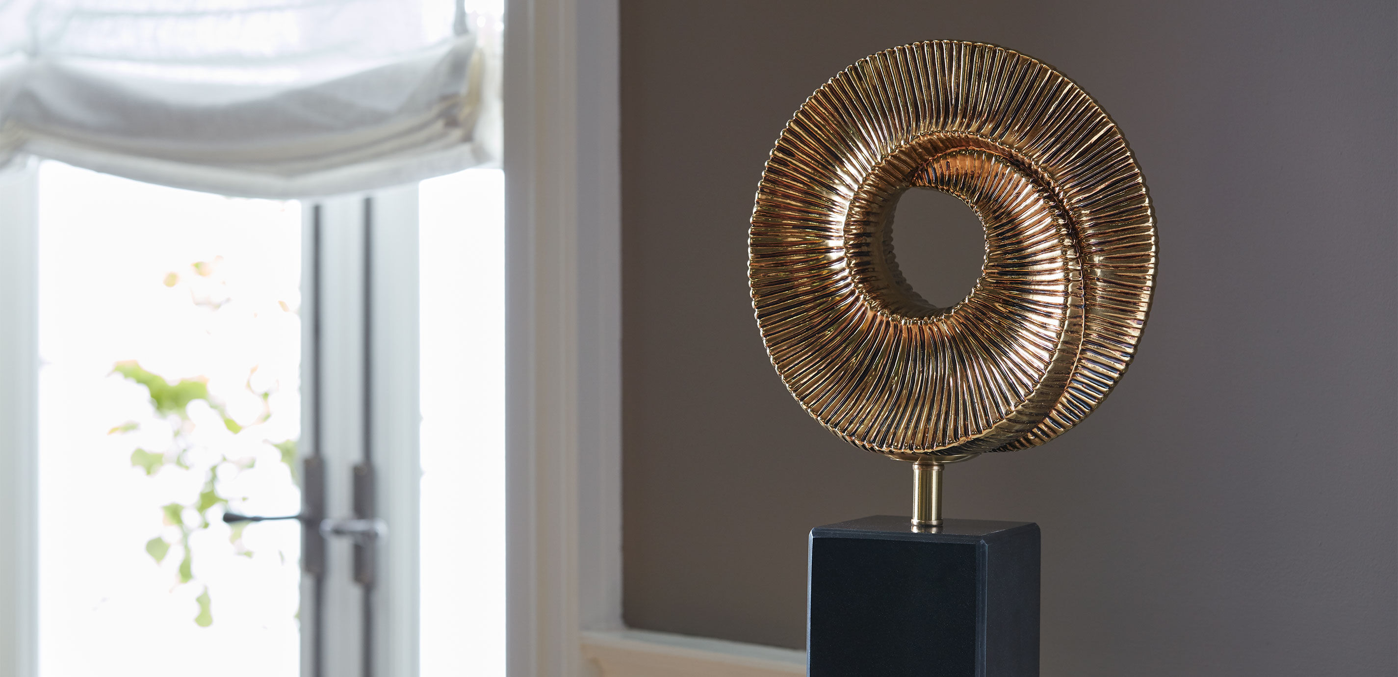 Calypso Ring on Stand_7