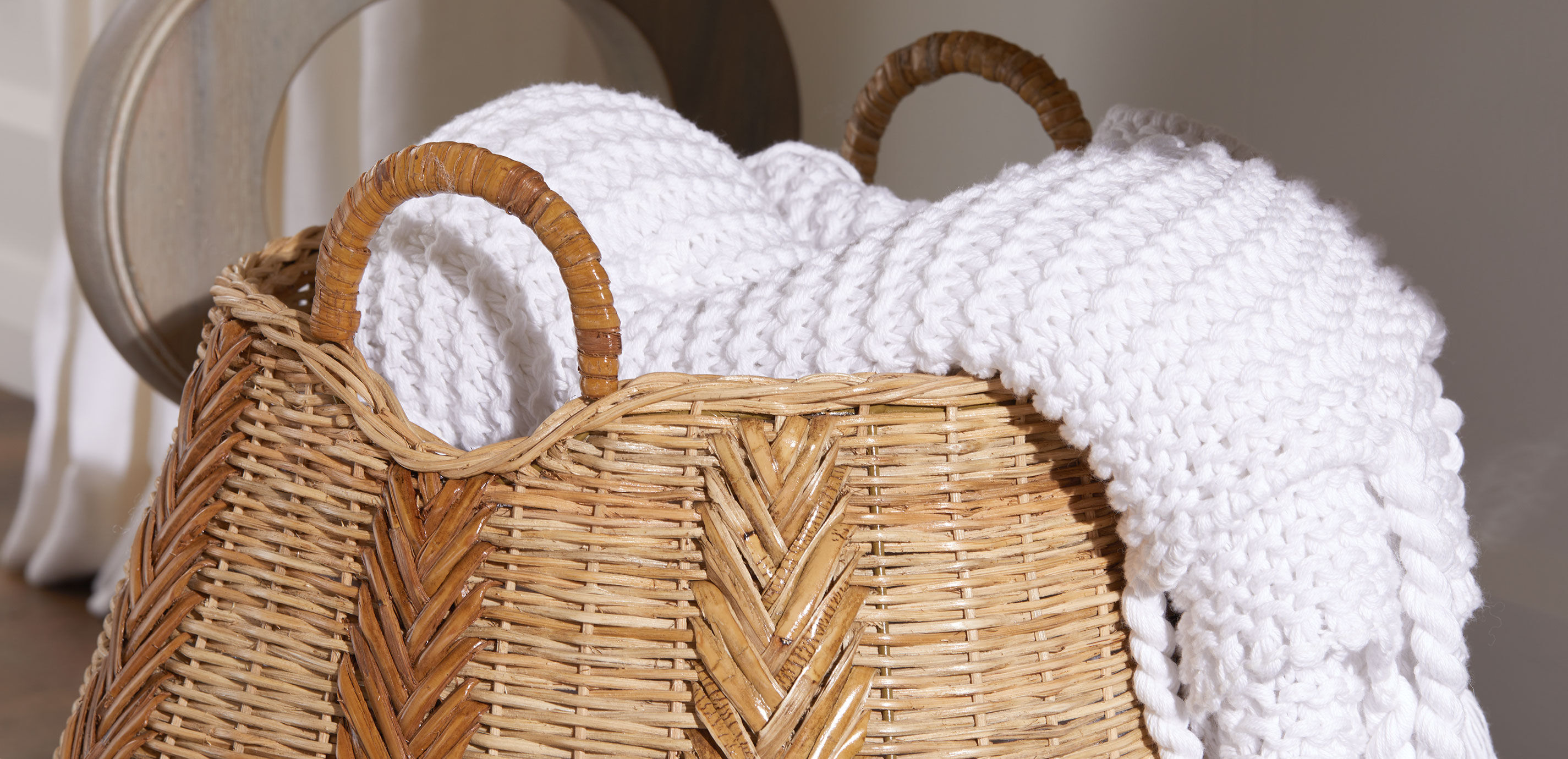 Large Braided Wicker Basket_7