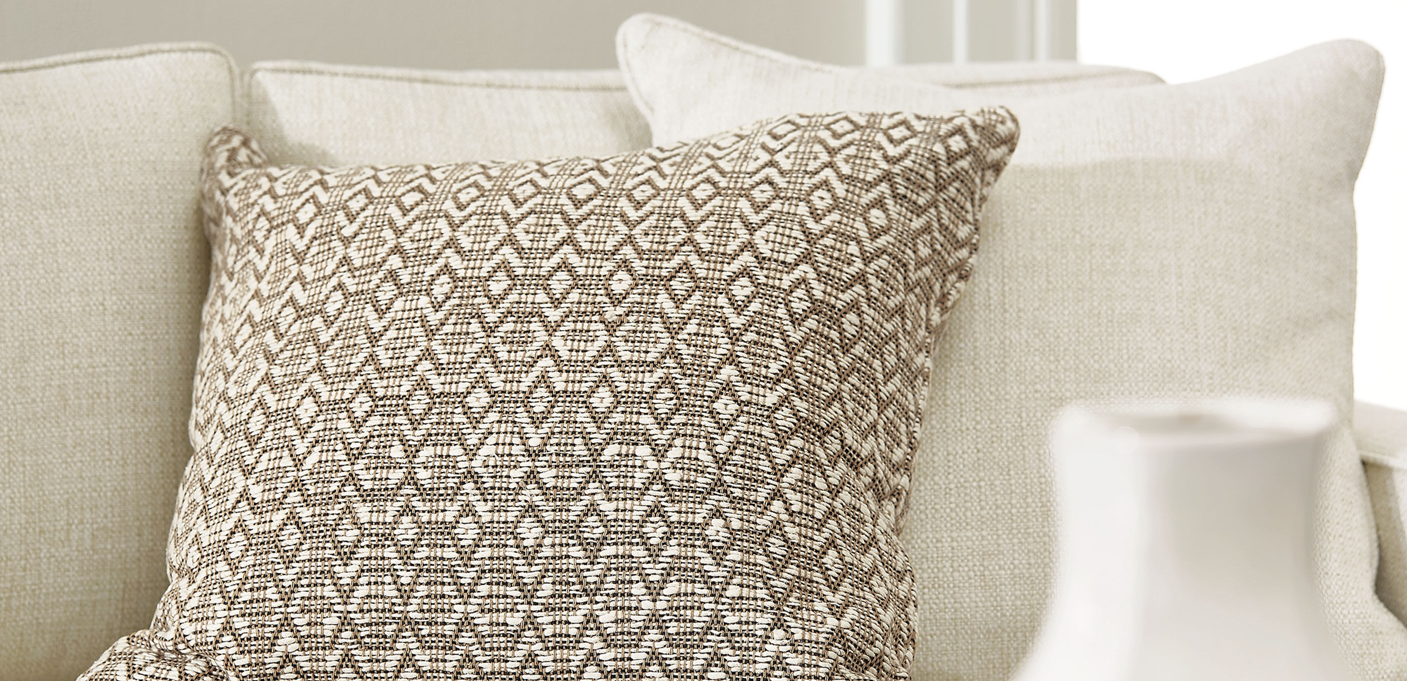 Woven Diamond Pillow_2